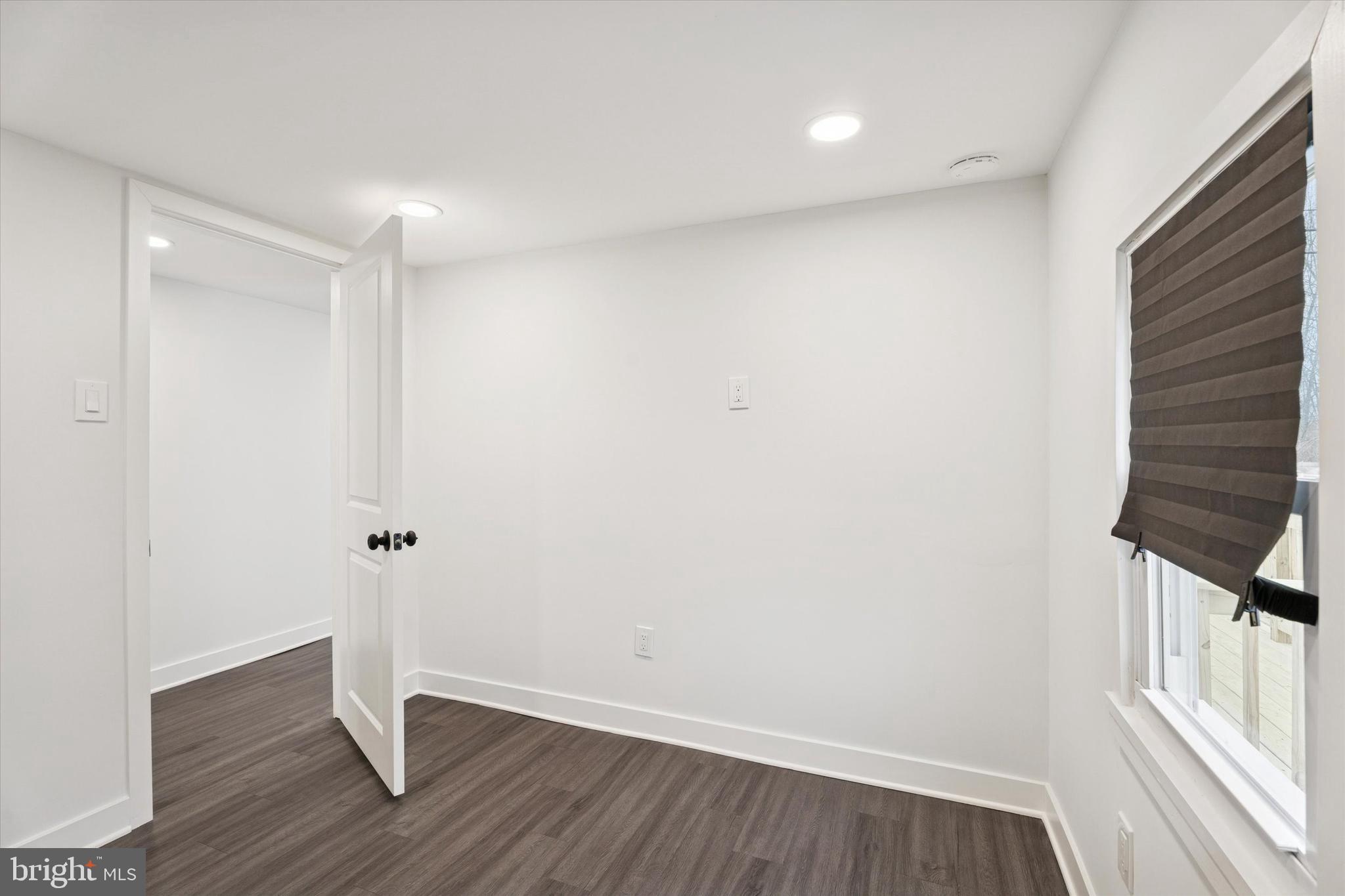 NEIGHBORS OF CREEKVIEW COURT - Residential