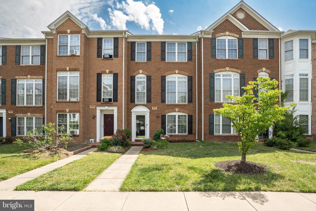 Photo of 13598 Lavender Mist Lane, CENTREVILLE, VA 20120 (MLS # VAFX2312136)