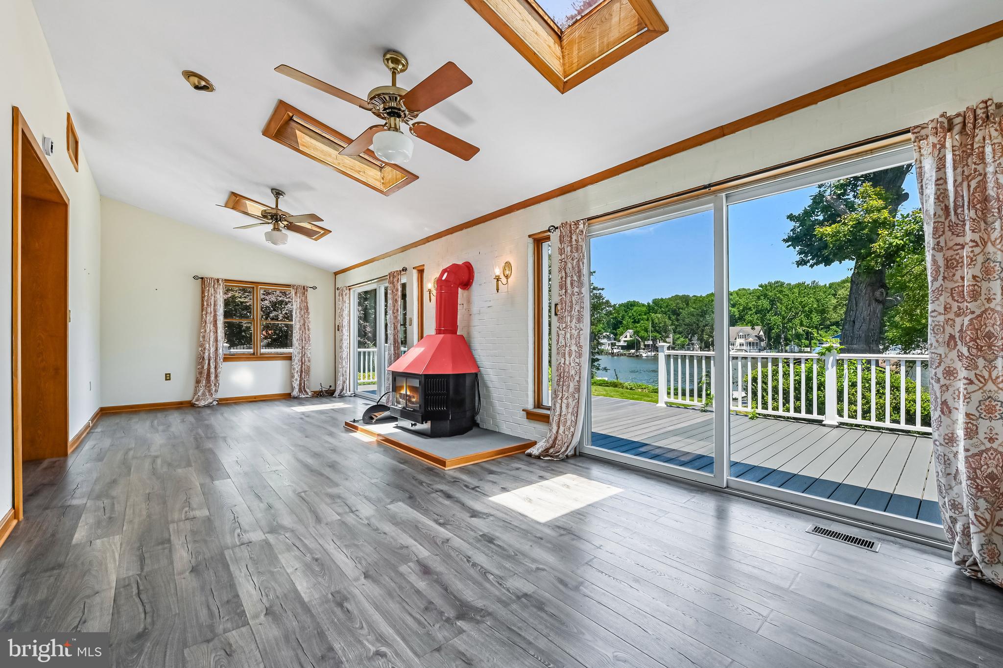 GREEN GABLES - Residential