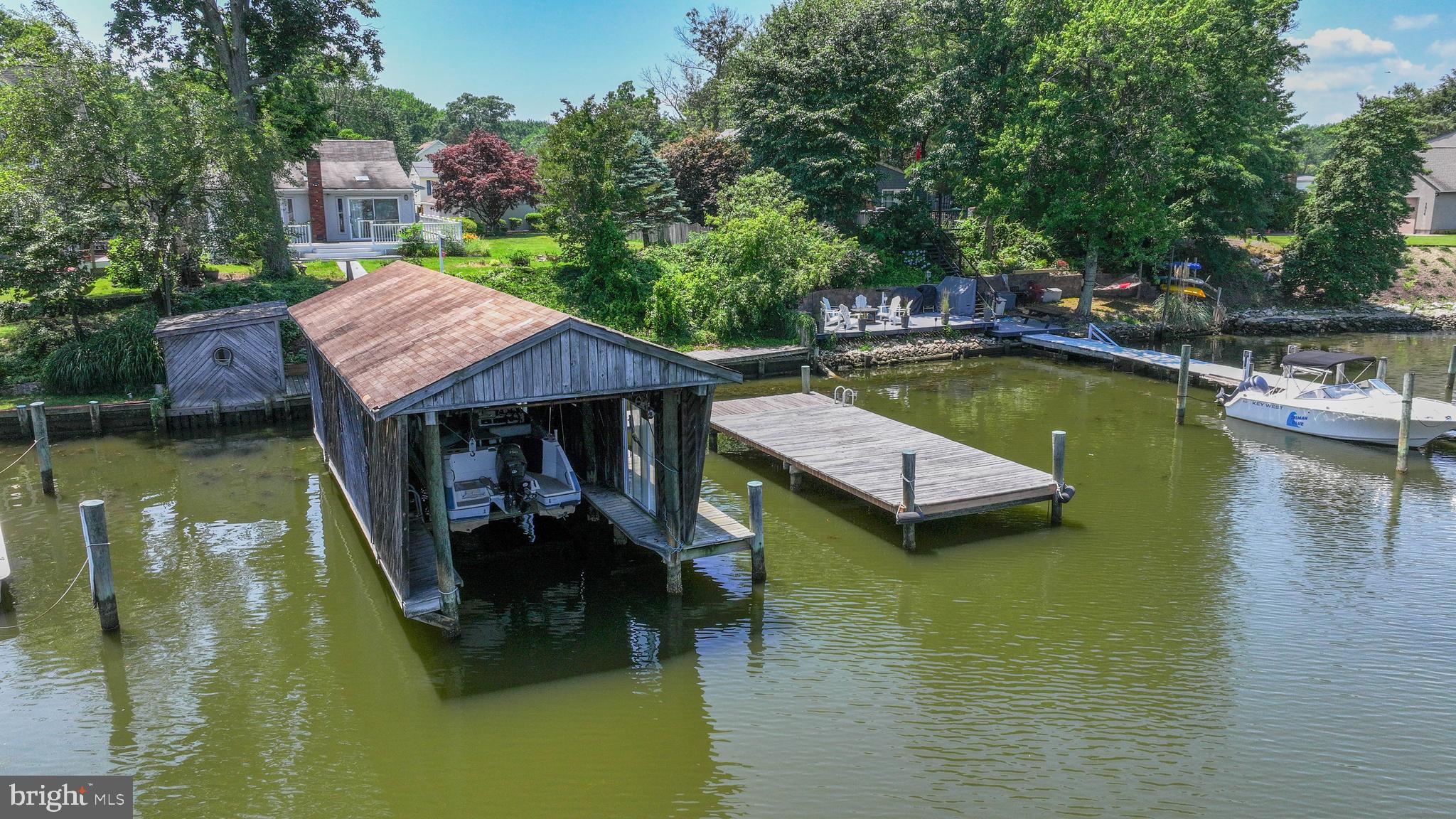 GREEN GABLES - Residential