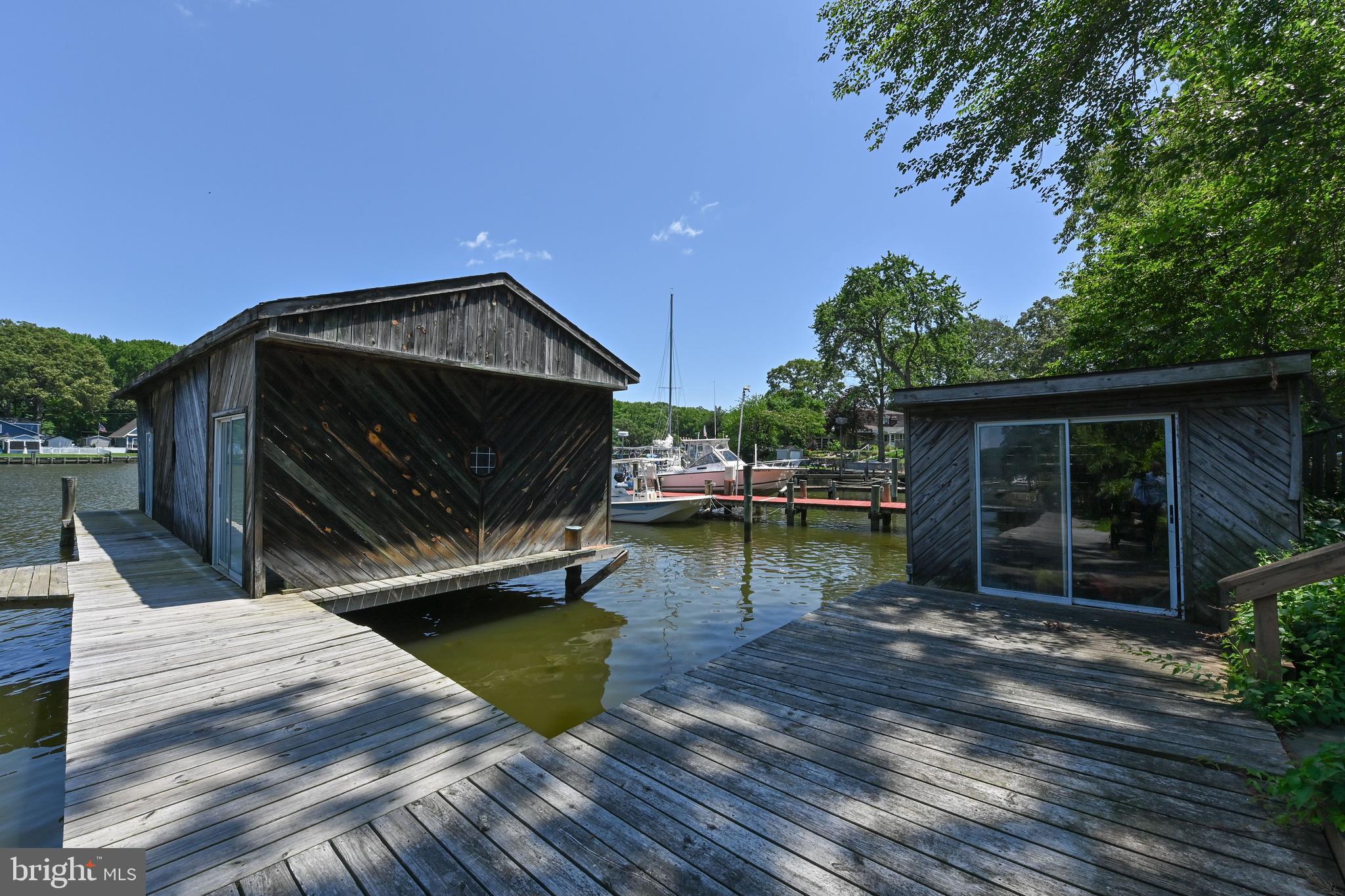 GREEN GABLES - Residential