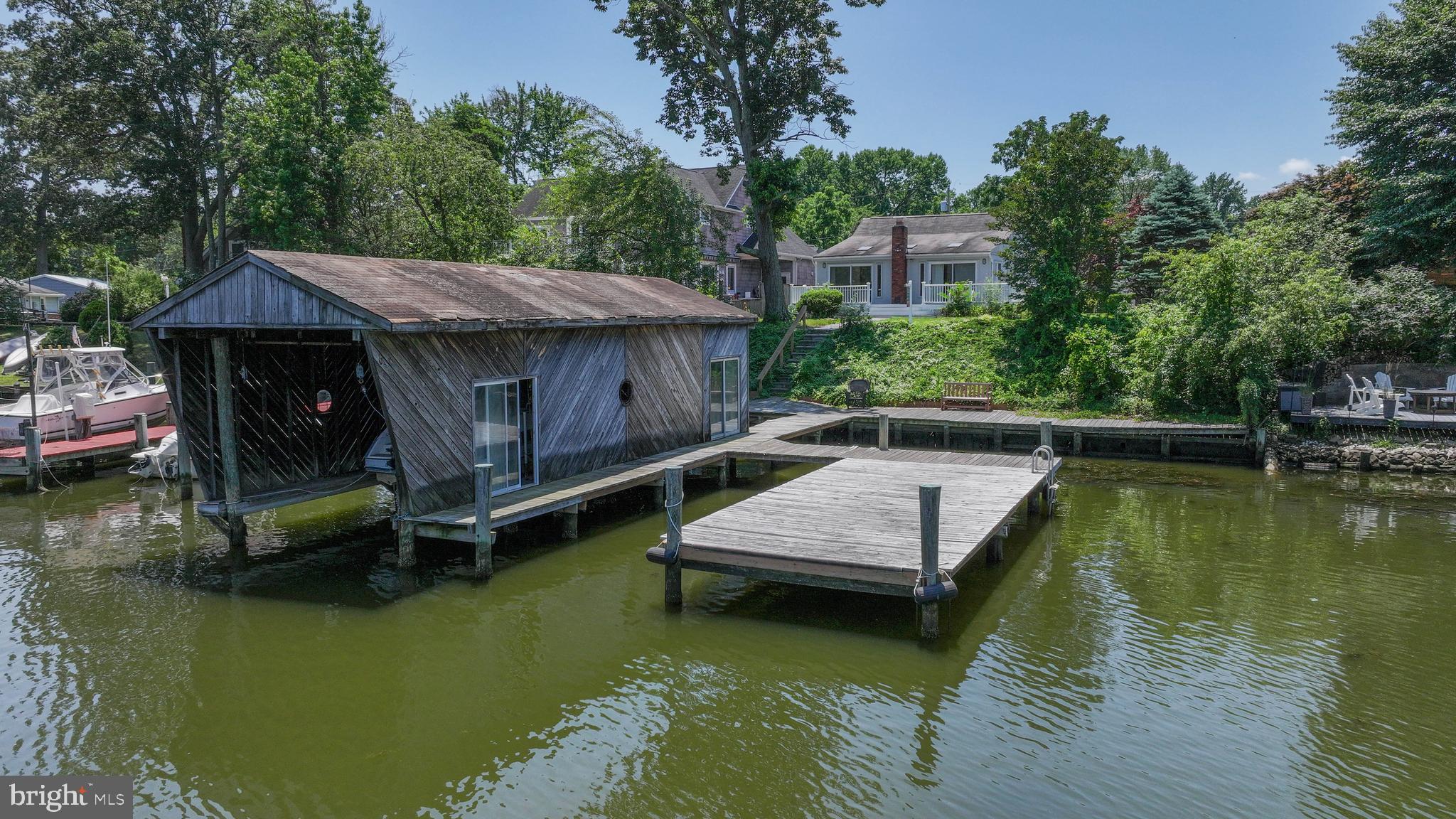 GREEN GABLES - Residential