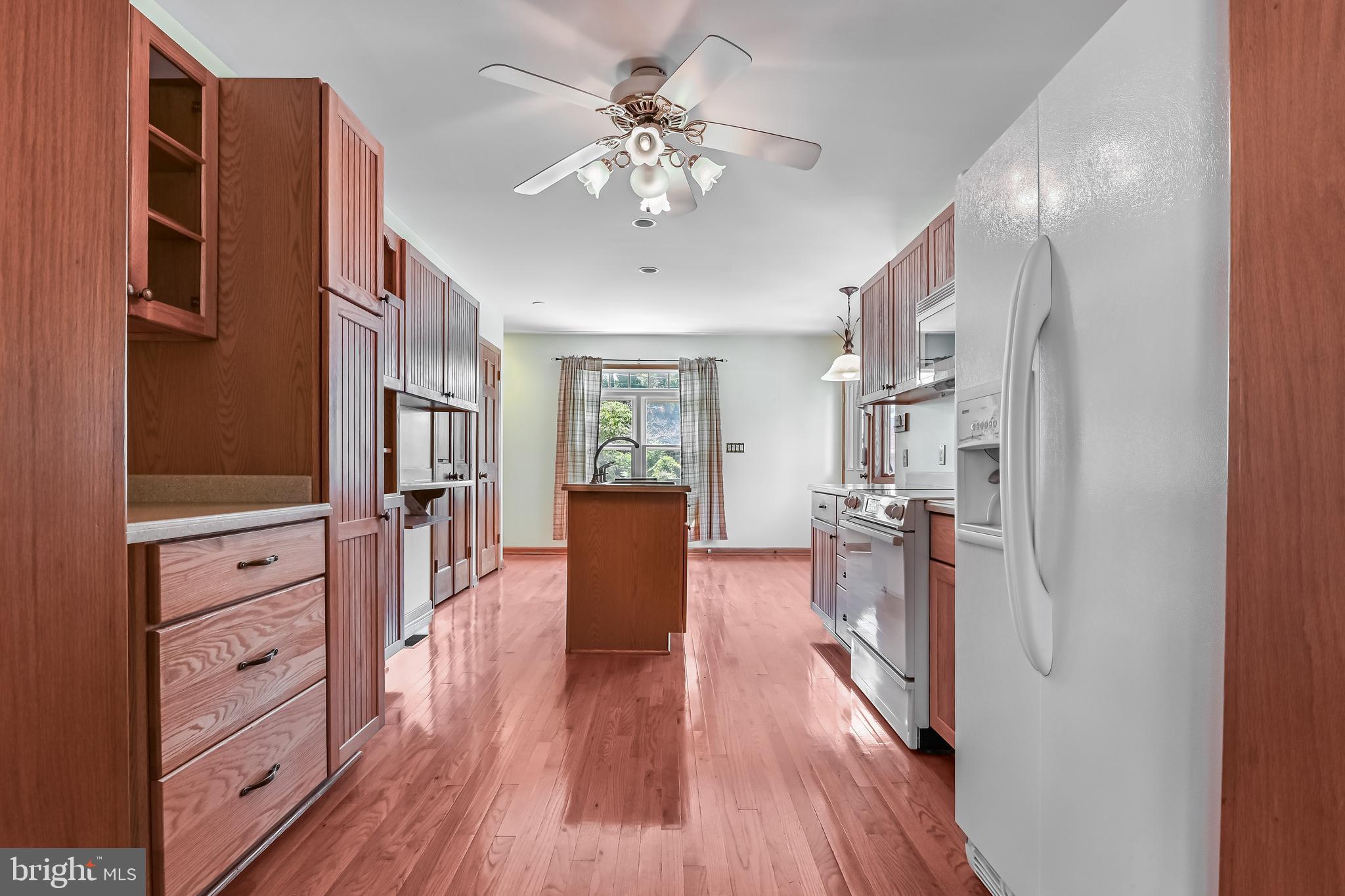 GREEN GABLES - Residential