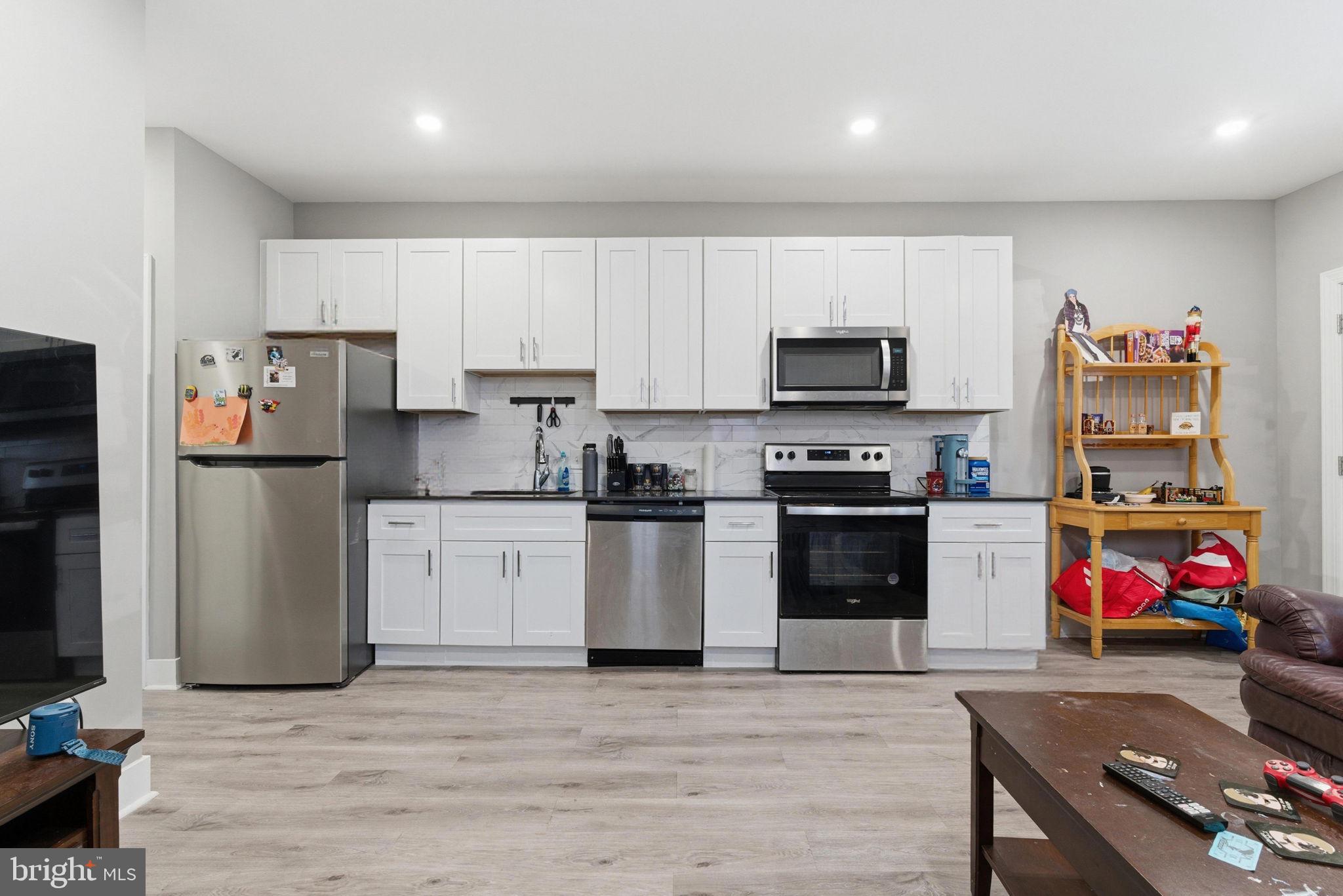 POINT BREEZE - Residential Income