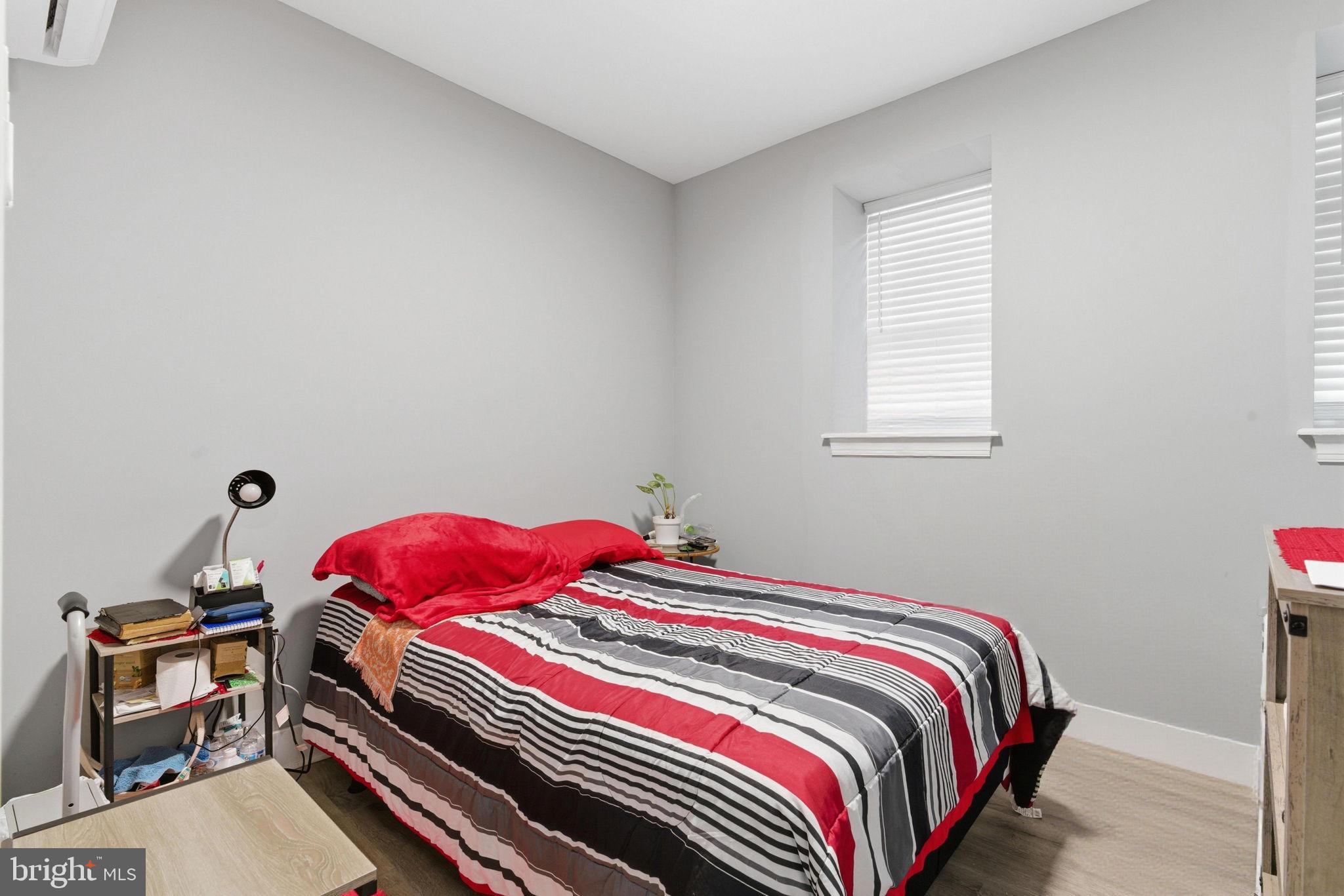 POINT BREEZE - Residential Income