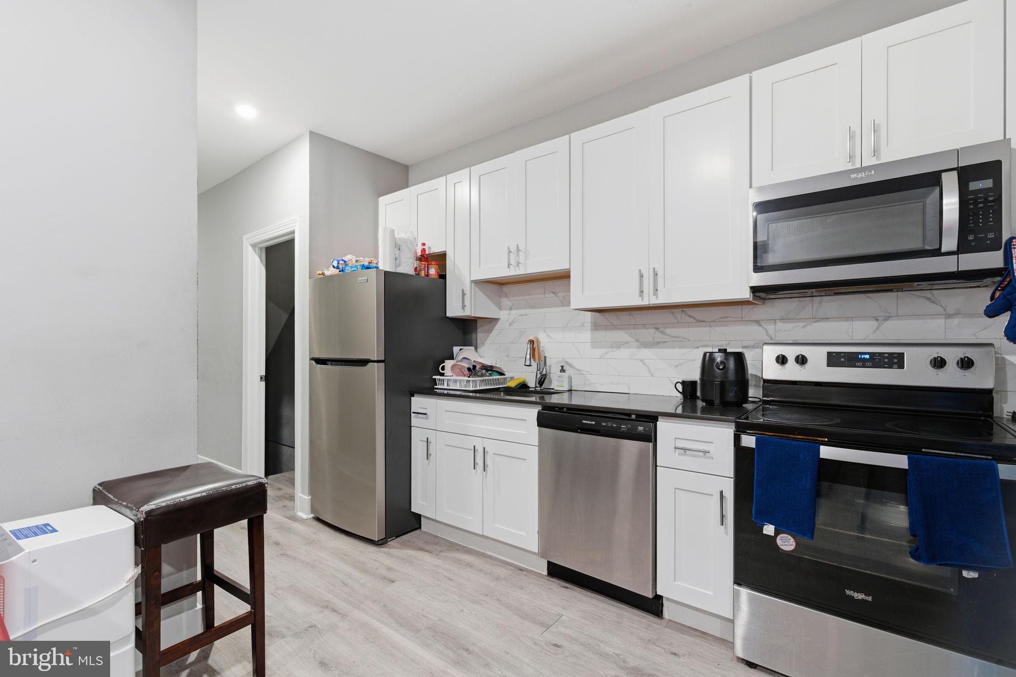 POINT BREEZE - Residential Income