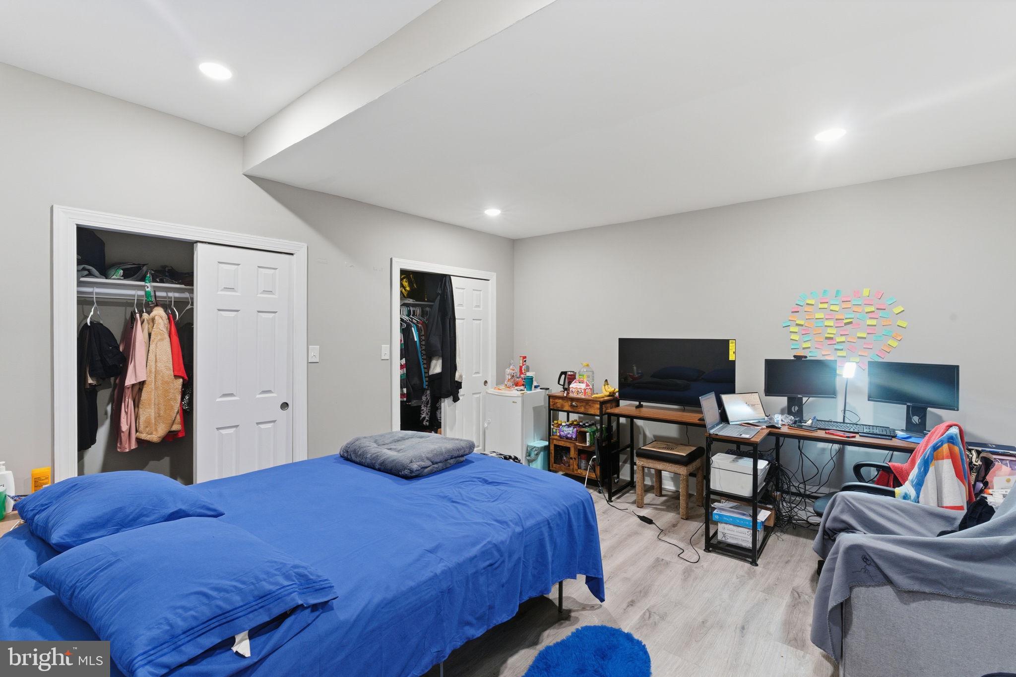 POINT BREEZE - Residential Income