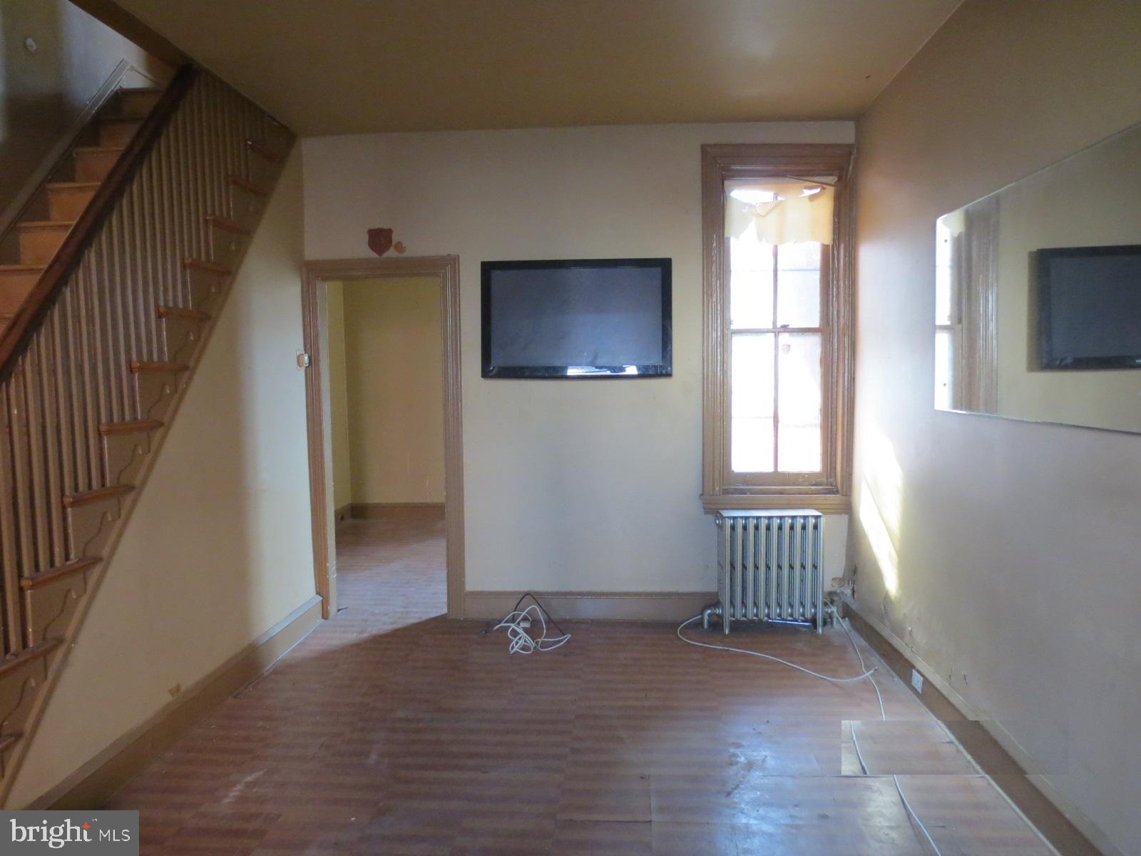 2851 N PALETHORP STREET