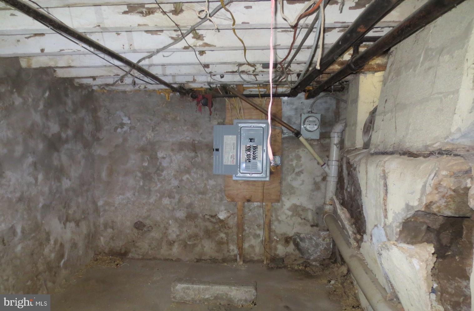 2851 N PALETHORP STREET