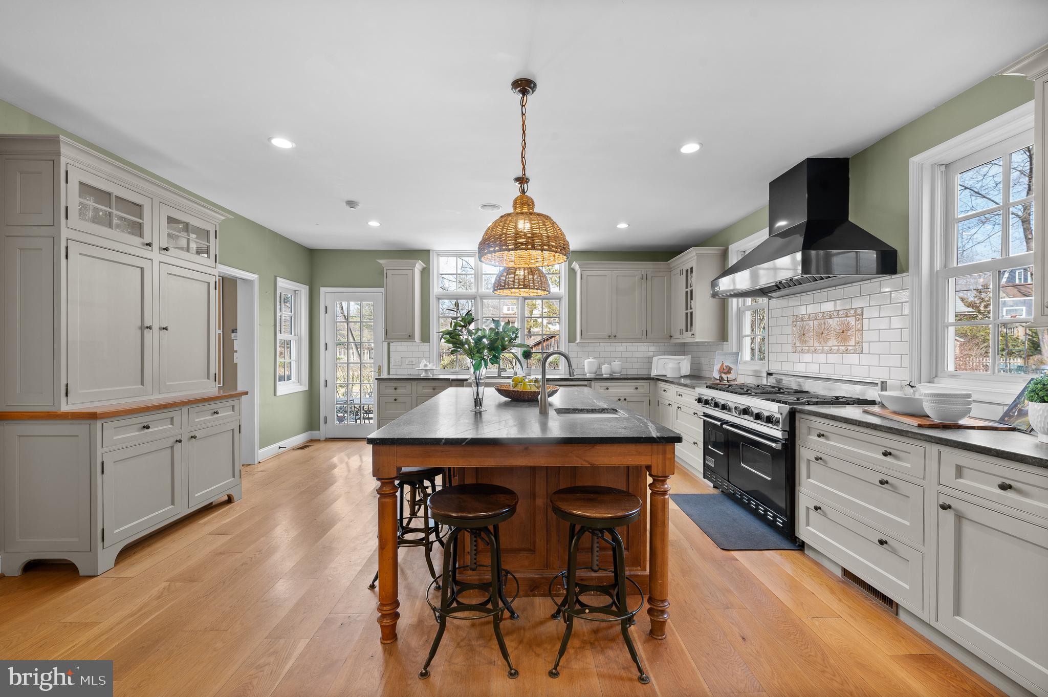 SOUTH WAYNE - Residential