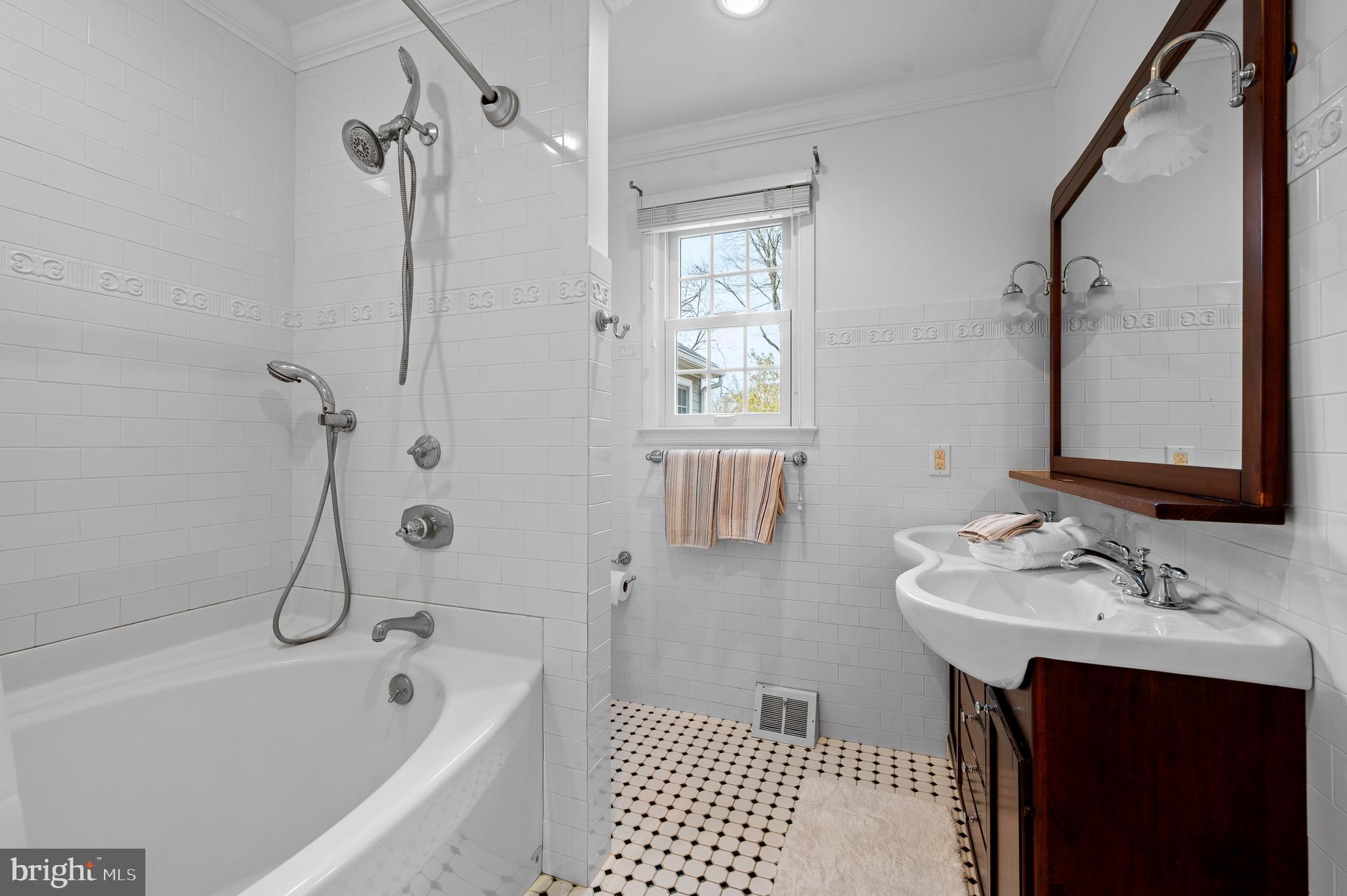 SOUTH WAYNE - Residential