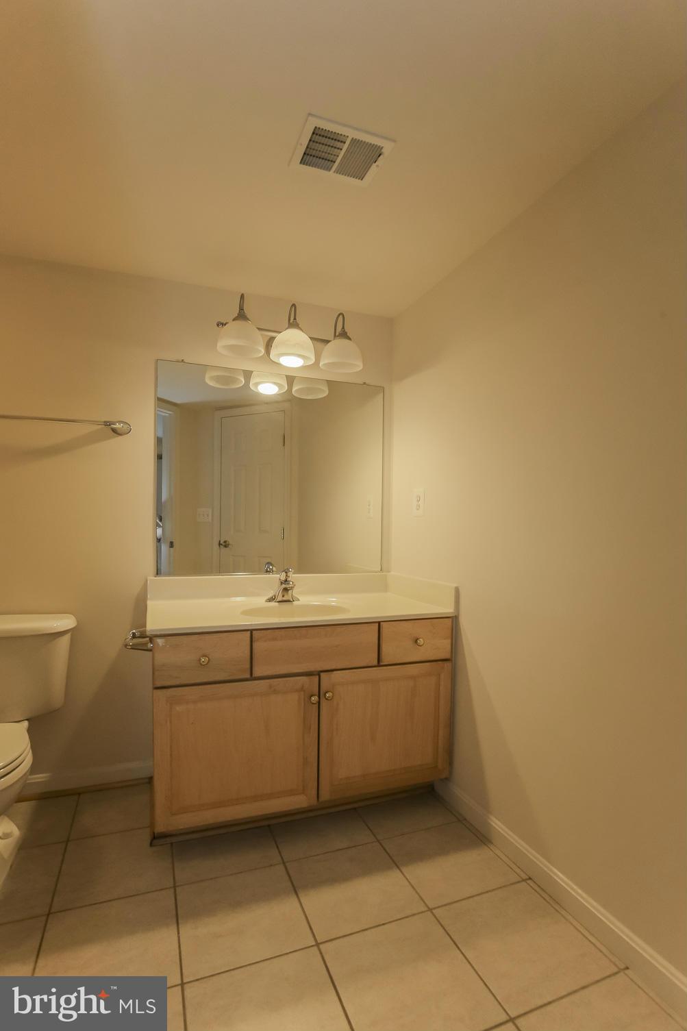 RIDGEFIELD VILLAGE - Residential Lease