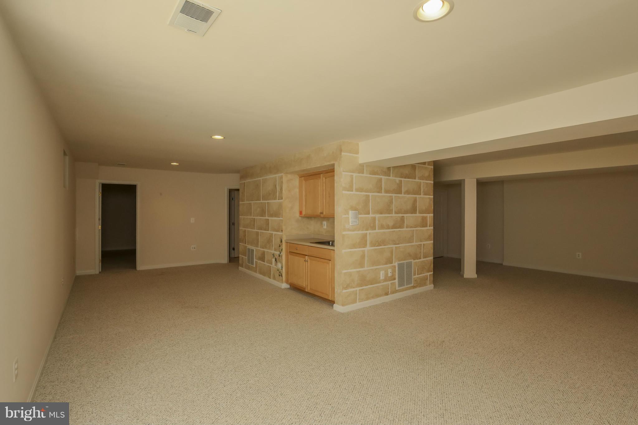 RIDGEFIELD VILLAGE - Residential Lease