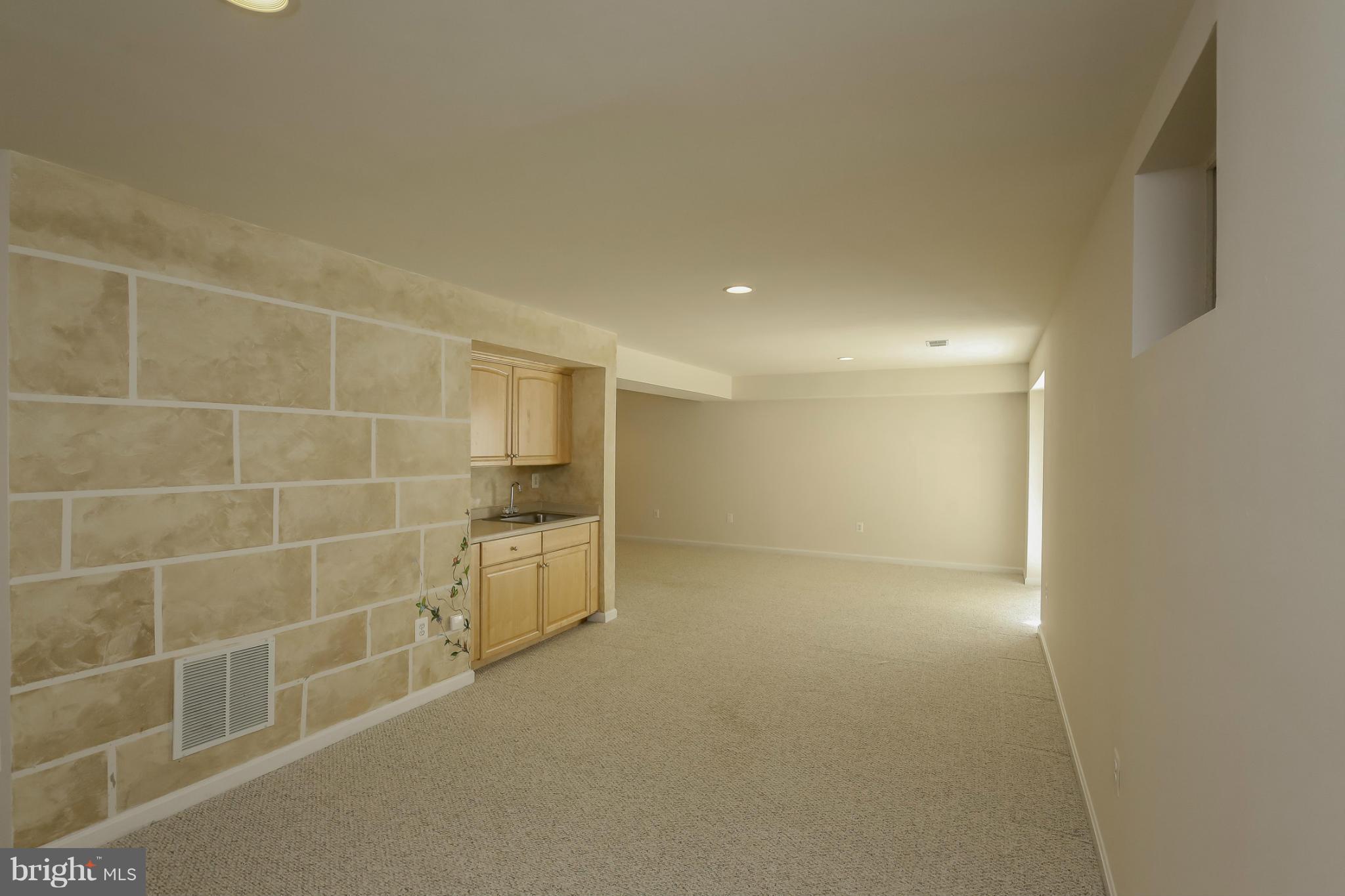 RIDGEFIELD VILLAGE - Residential Lease