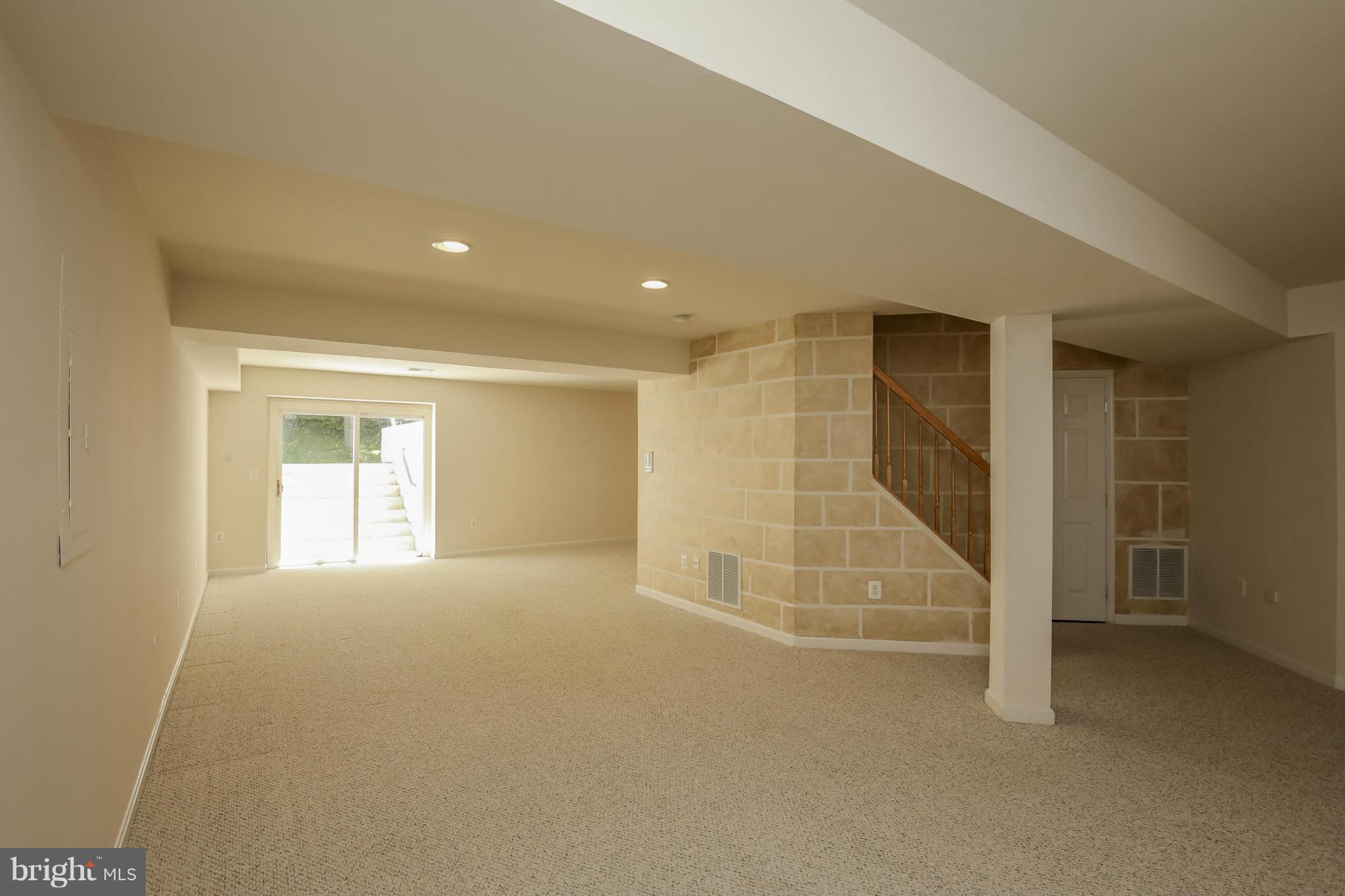 RIDGEFIELD VILLAGE - Residential Lease