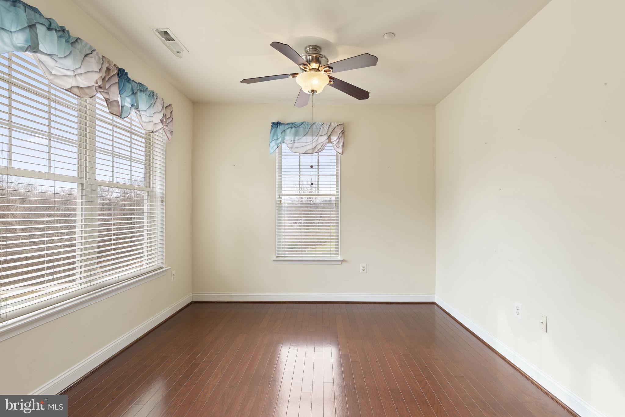 TIREE LAND CONDOMINIUMS - Residential