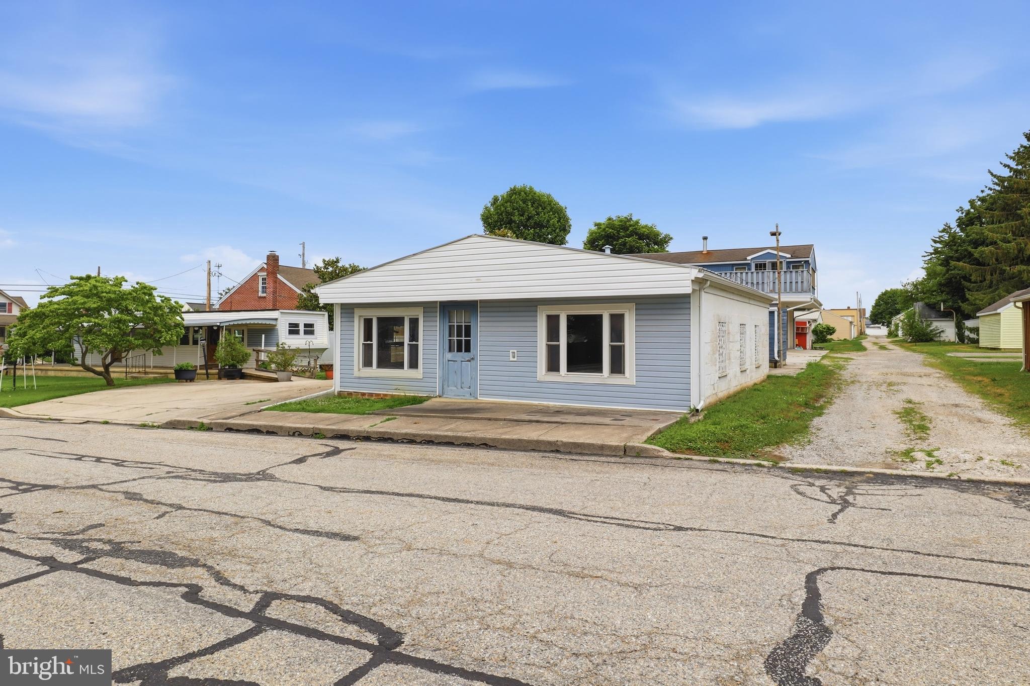 374 MAPLE AVENUE