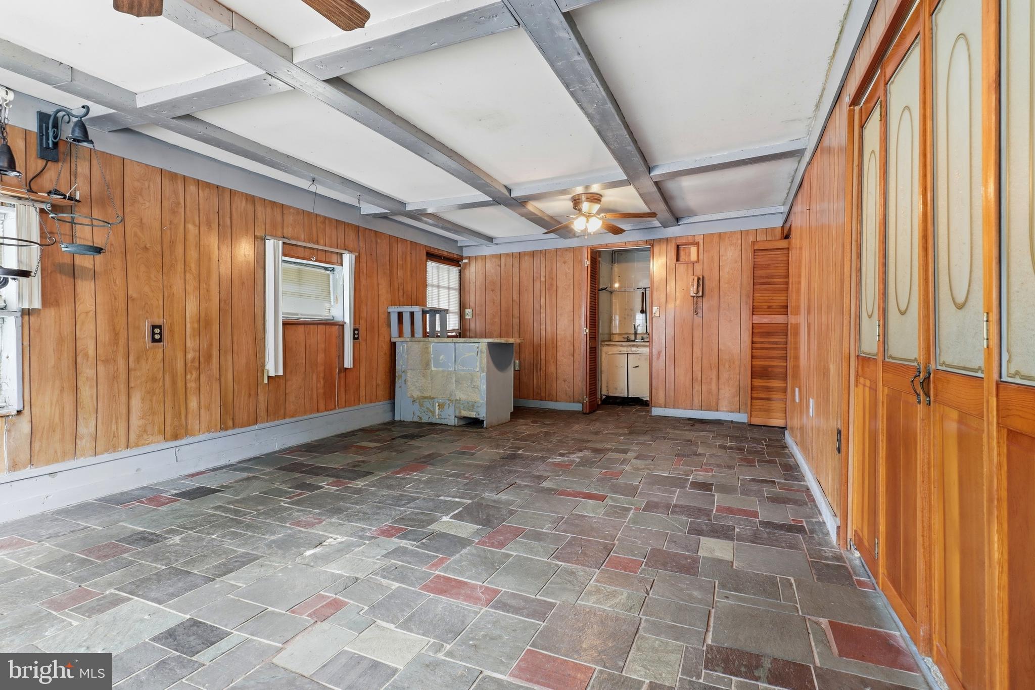 374 MAPLE AVENUE
