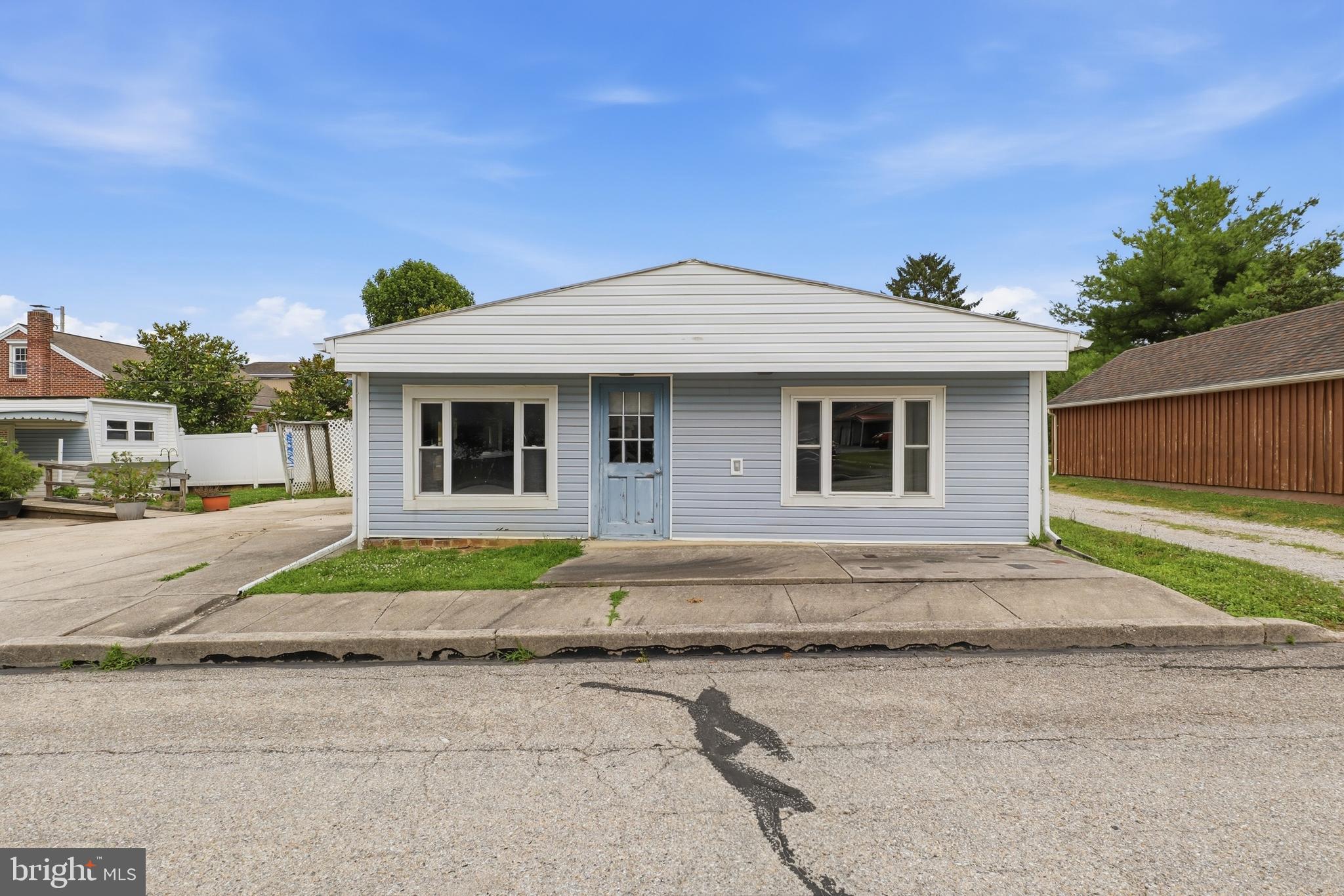 374 MAPLE AVENUE