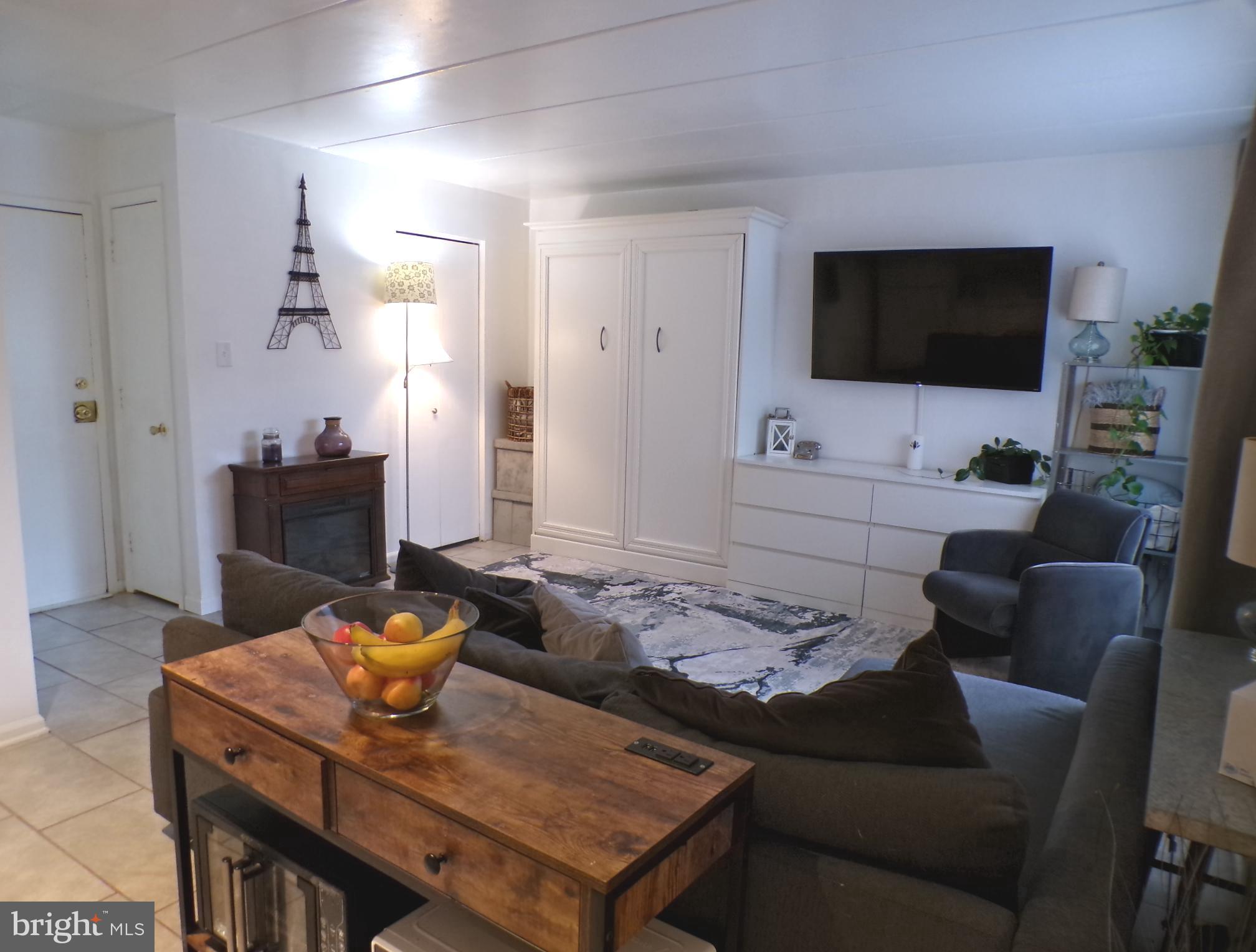 WASHINGTON SQUARE - Residential