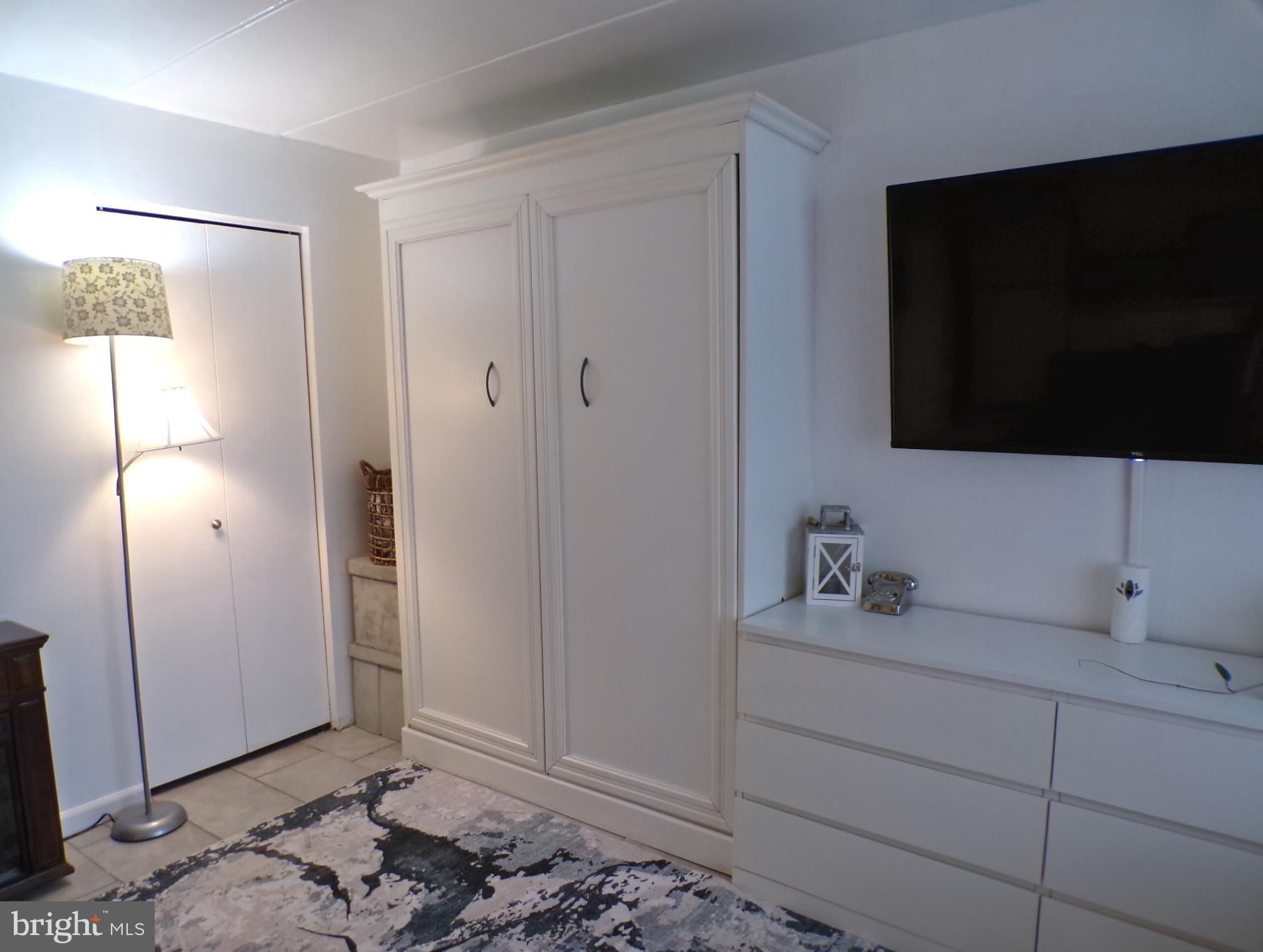 WASHINGTON SQUARE - Residential