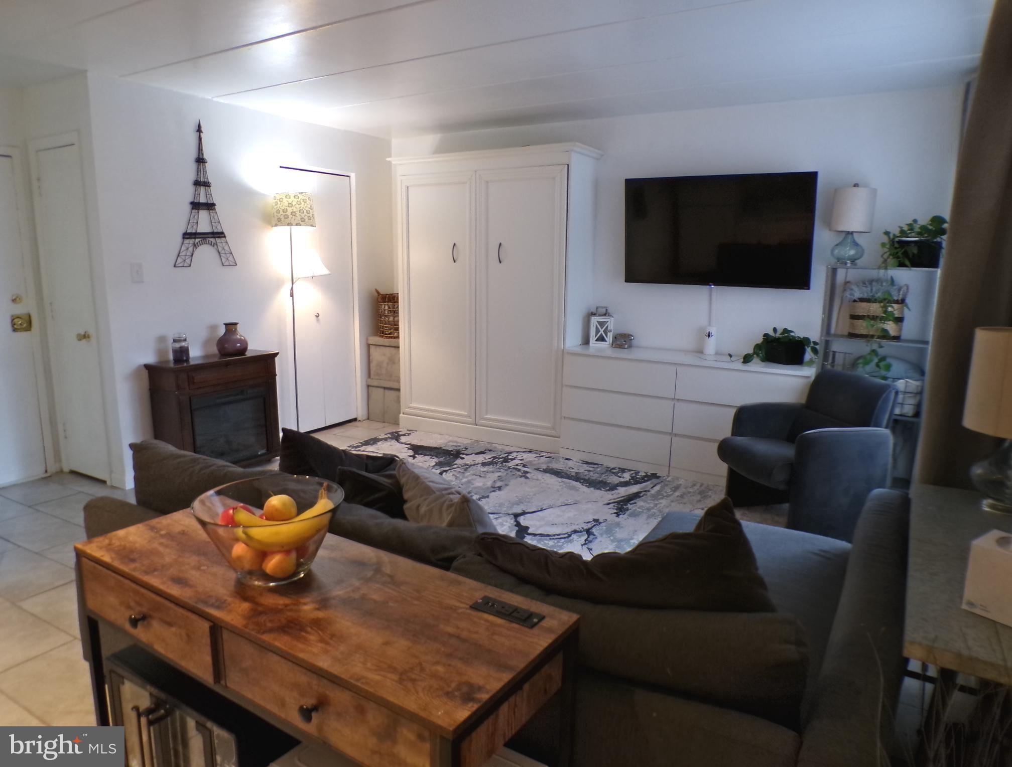 WASHINGTON SQUARE - Residential