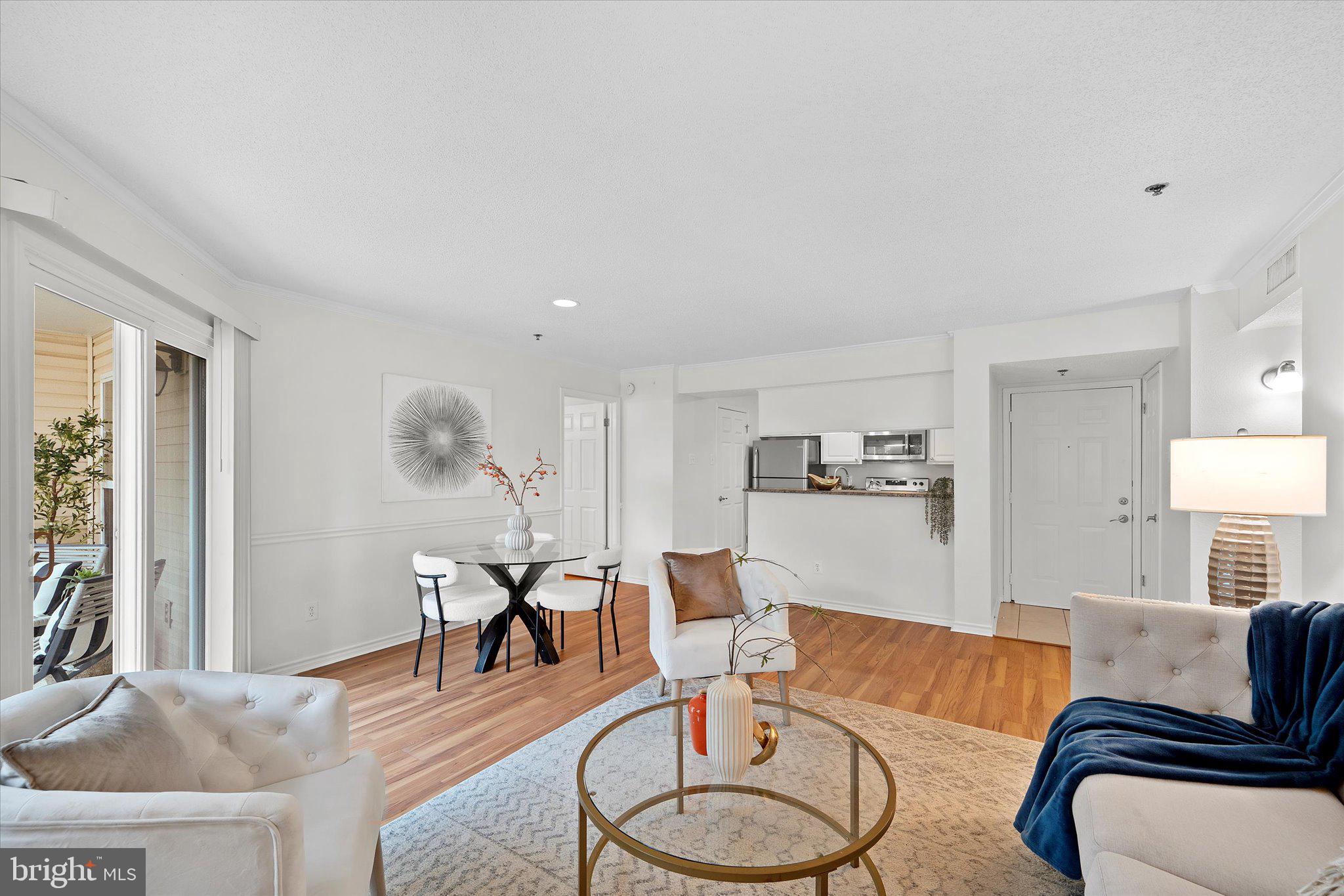 1524 LINCOLN WAY 111
