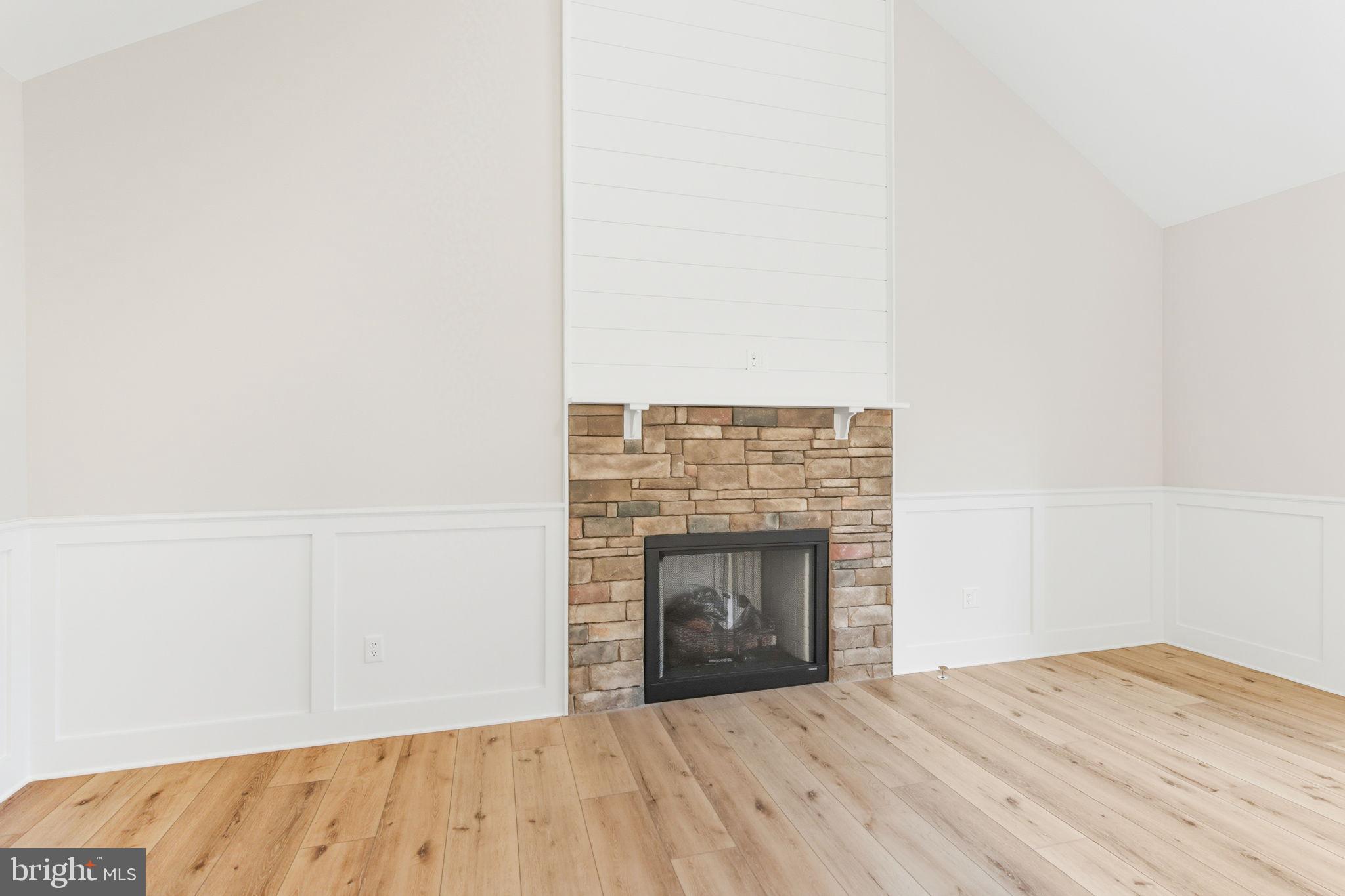 HALLMARK GLEN - Residential