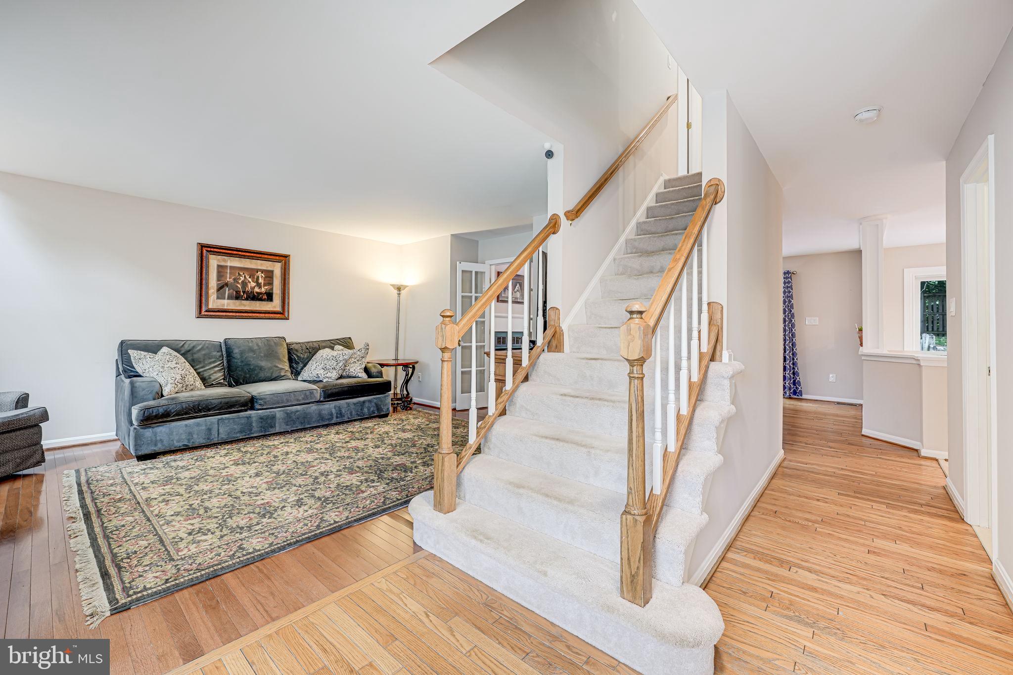 8008 OAK HOLLOW LANE