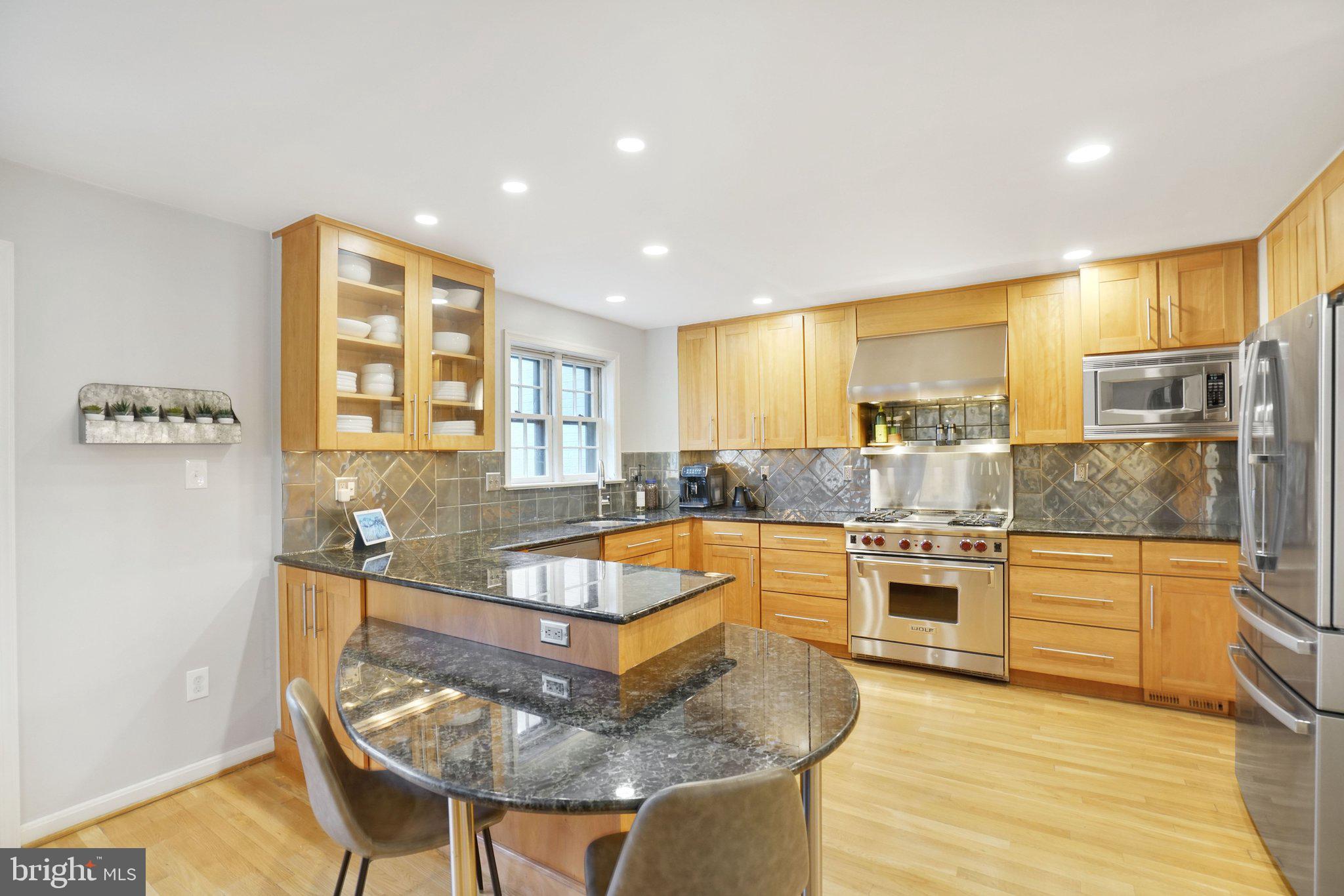 2047 N ABINGDON STREET