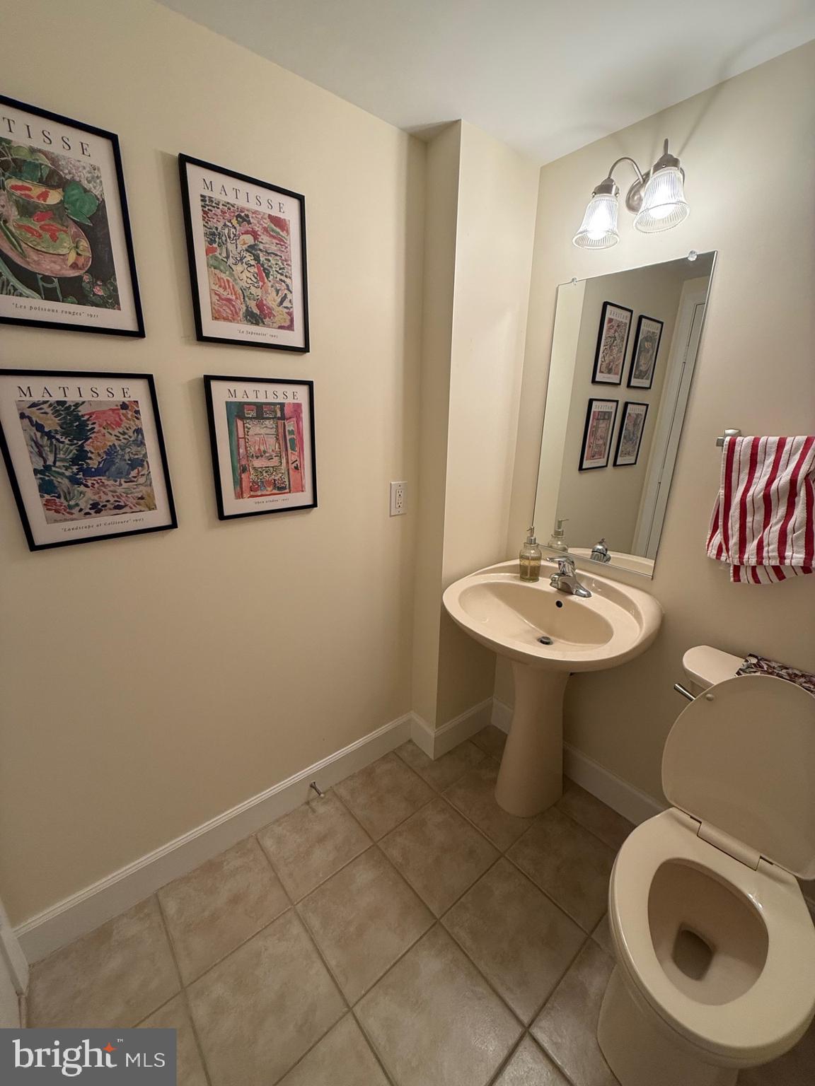 RESIDENCES AT STATION SQUARE - Residential Lease