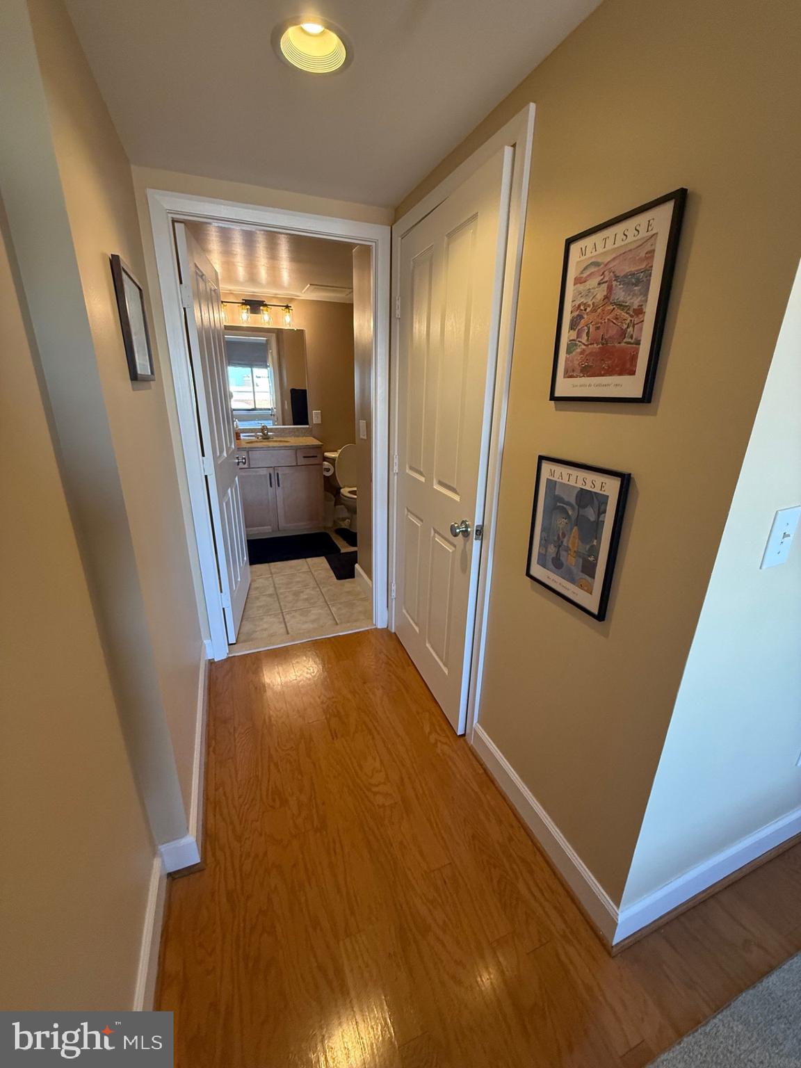 RESIDENCES AT STATION SQUARE - Residential Lease