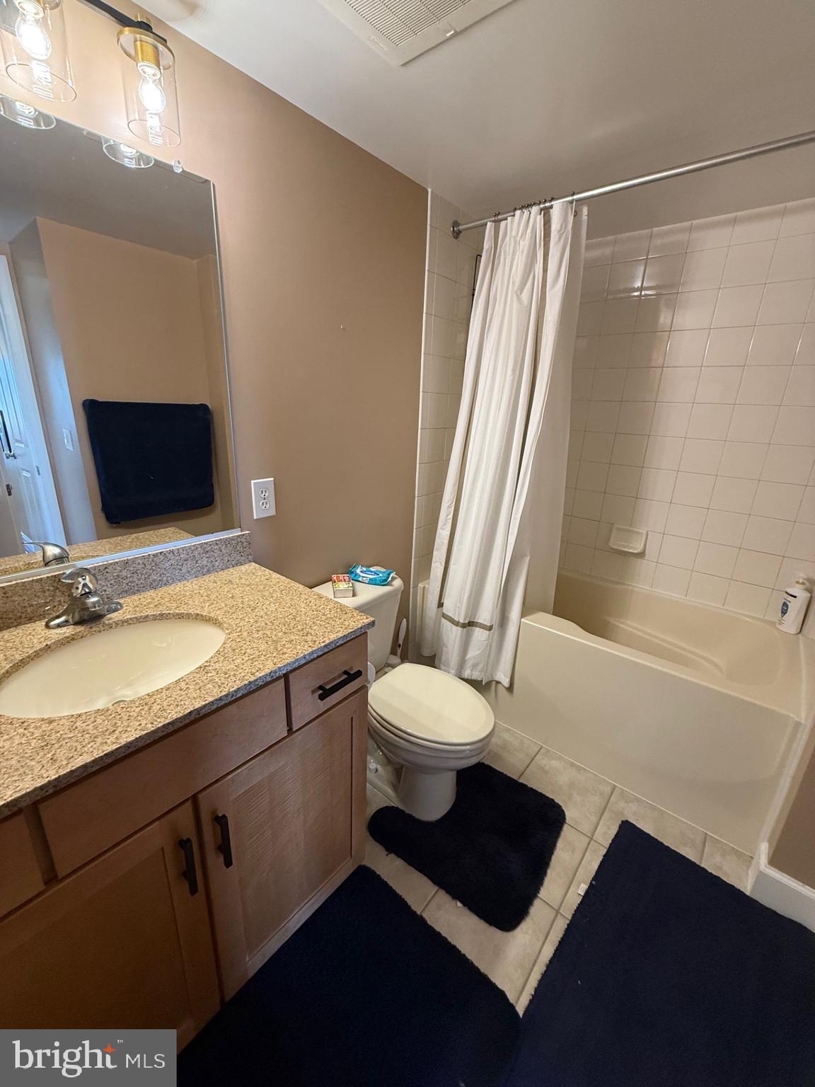 RESIDENCES AT STATION SQUARE - Residential Lease