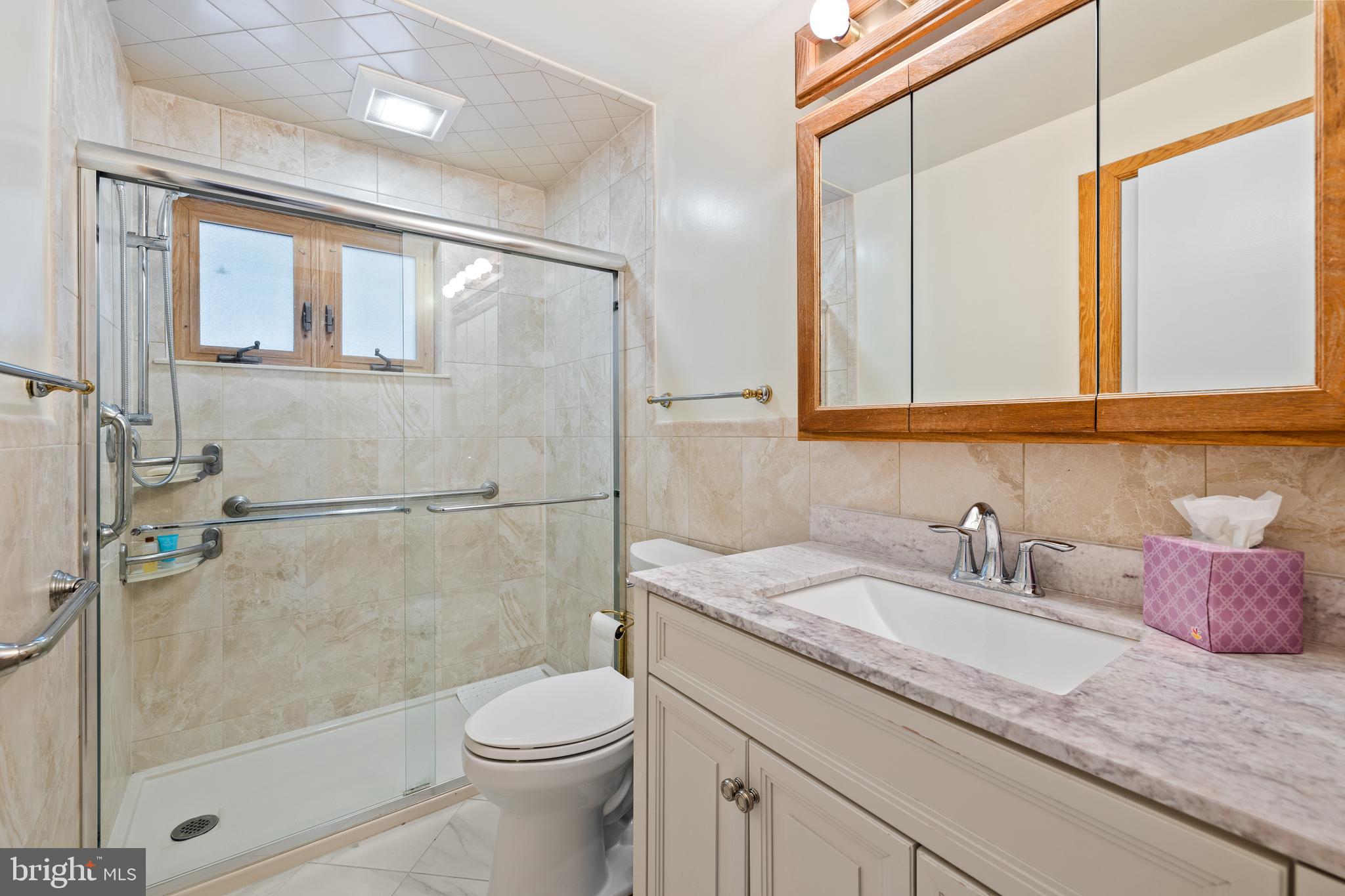 BROYHILL CREST - Residential