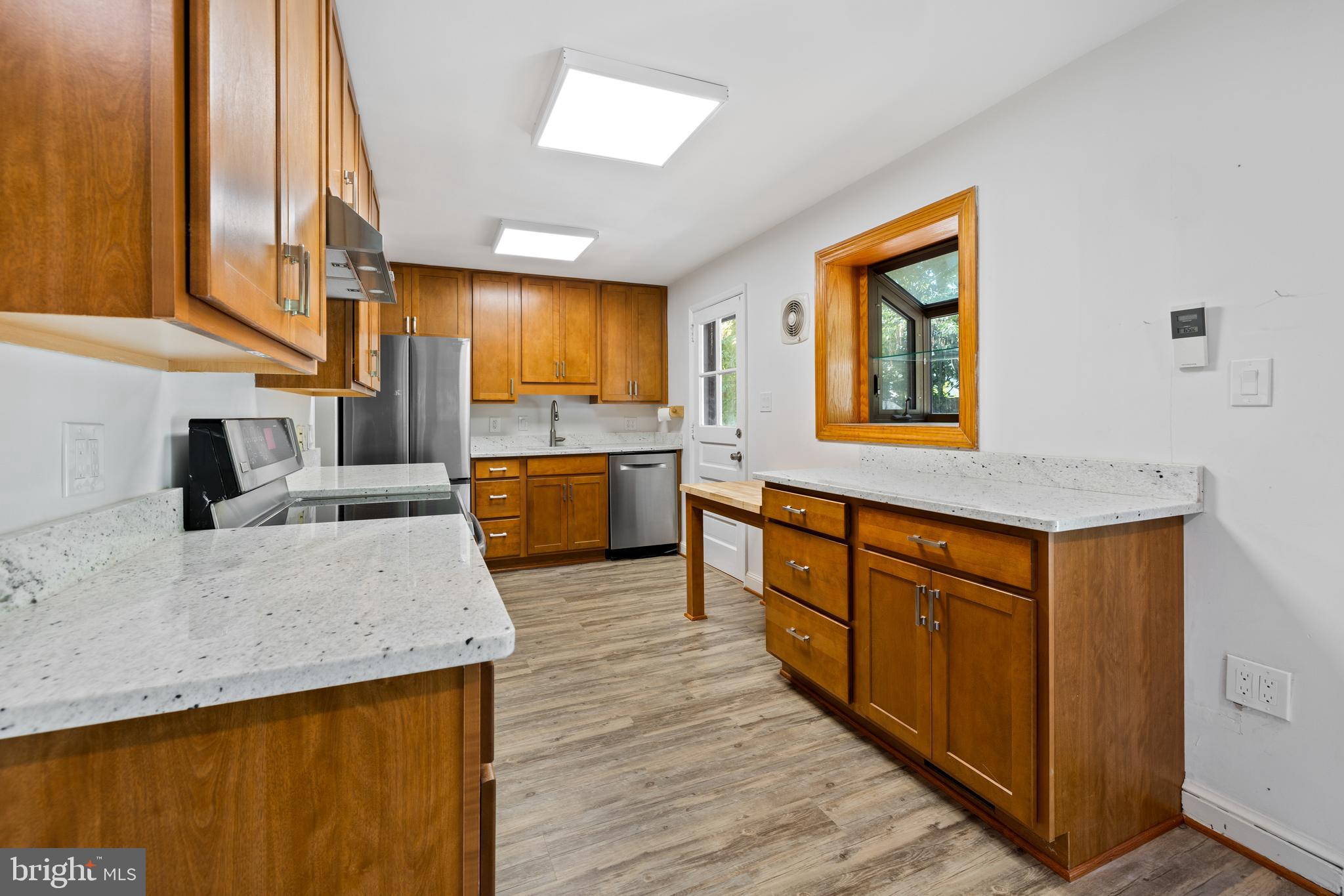 BROYHILL CREST - Residential