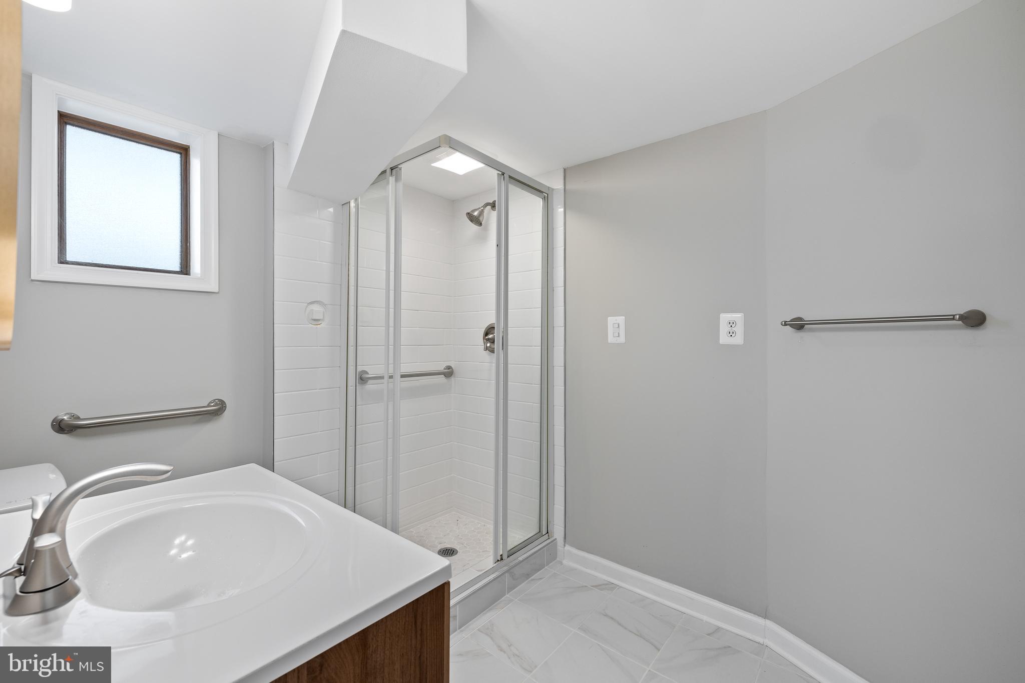 BROYHILL CREST - Residential