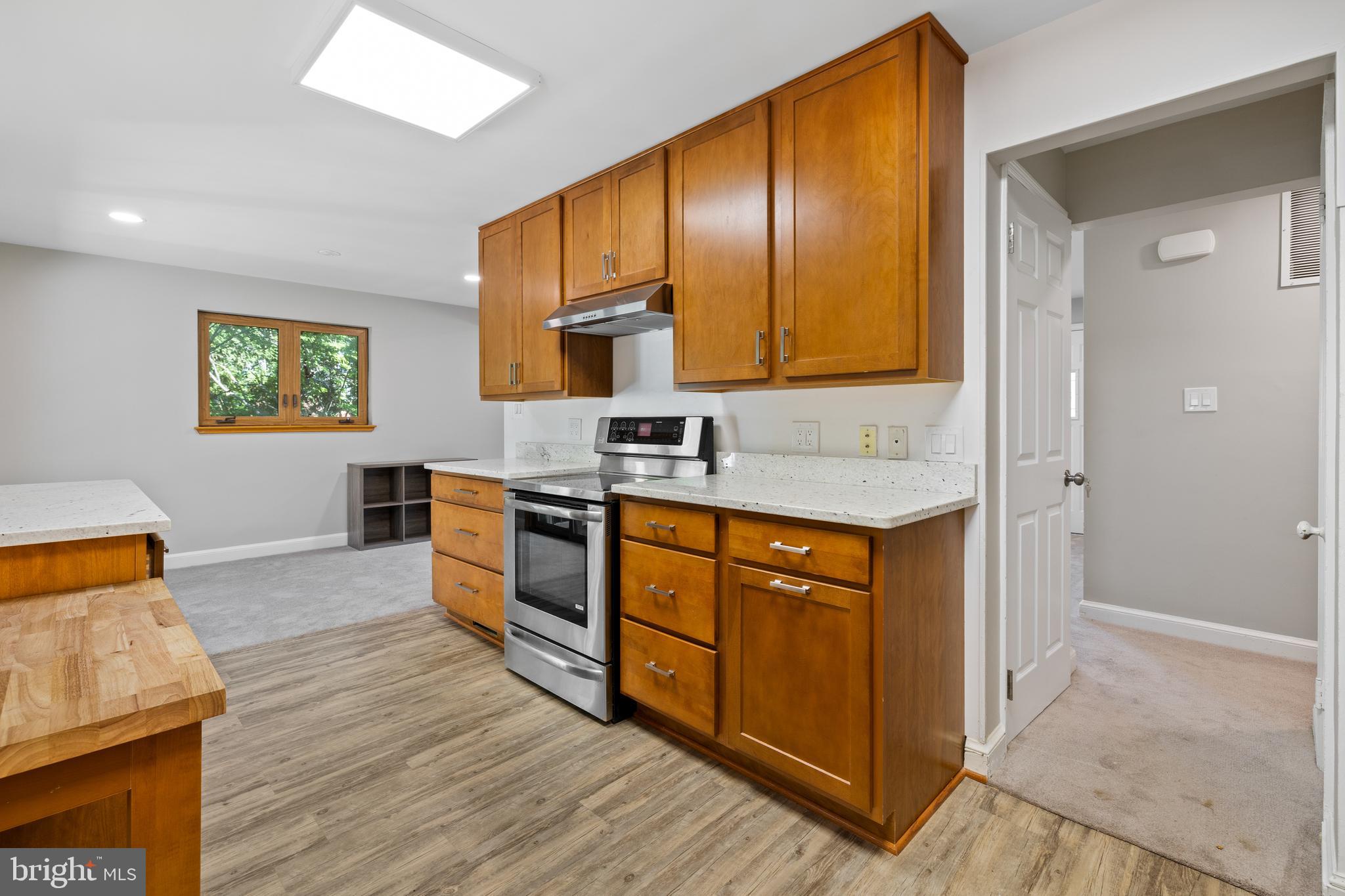 BROYHILL CREST - Residential