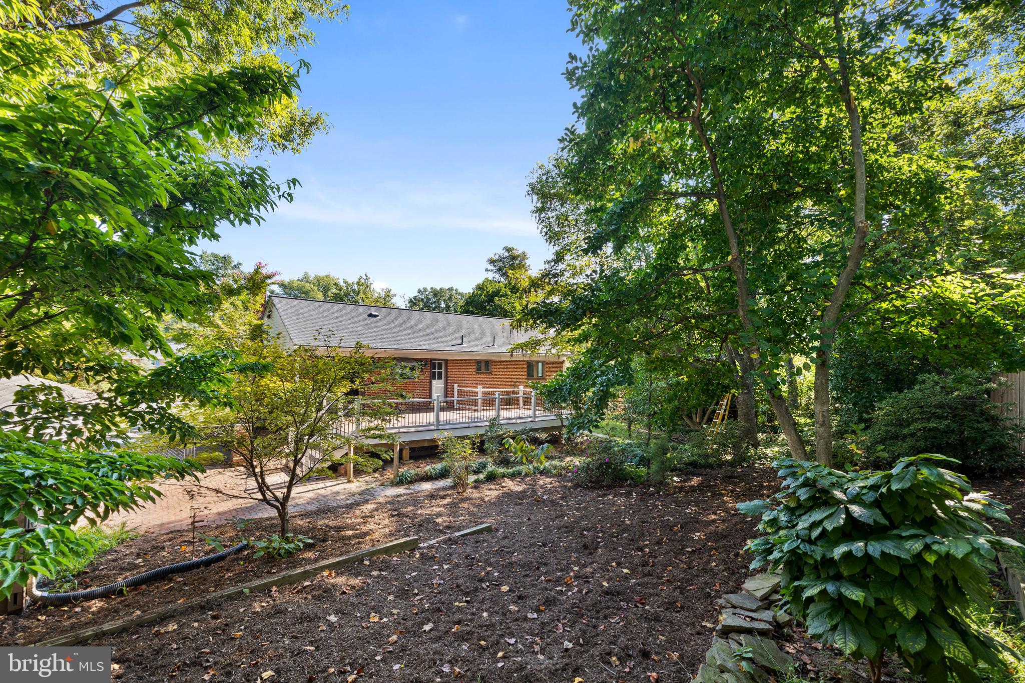 BROYHILL CREST - Residential