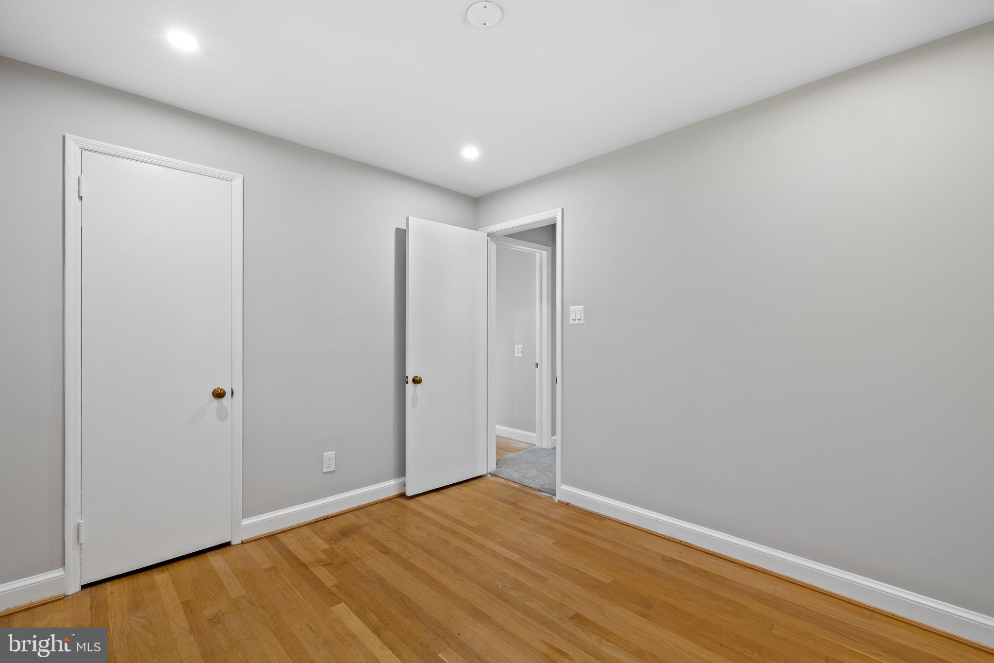 BROYHILL CREST - Residential