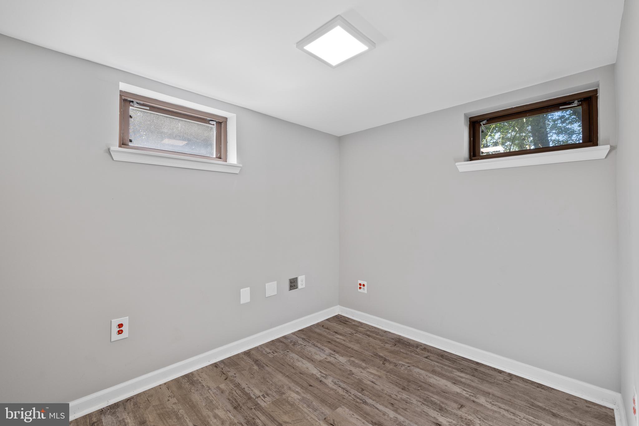 BROYHILL CREST - Residential