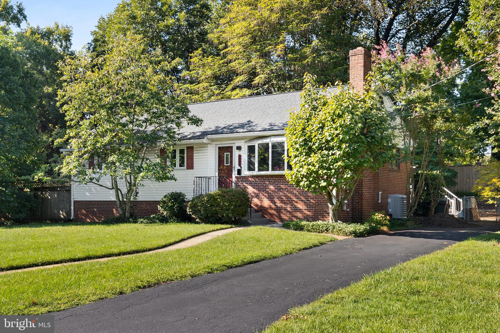 BROYHILL CREST - Residential