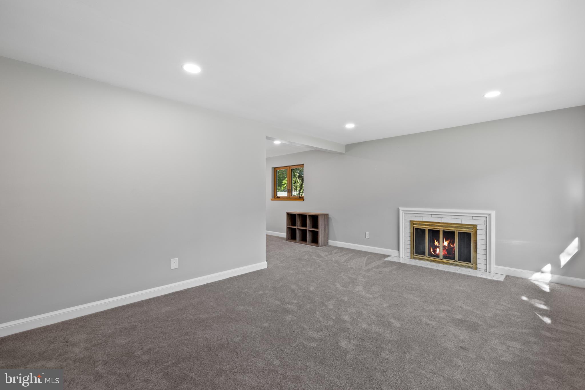 BROYHILL CREST - Residential