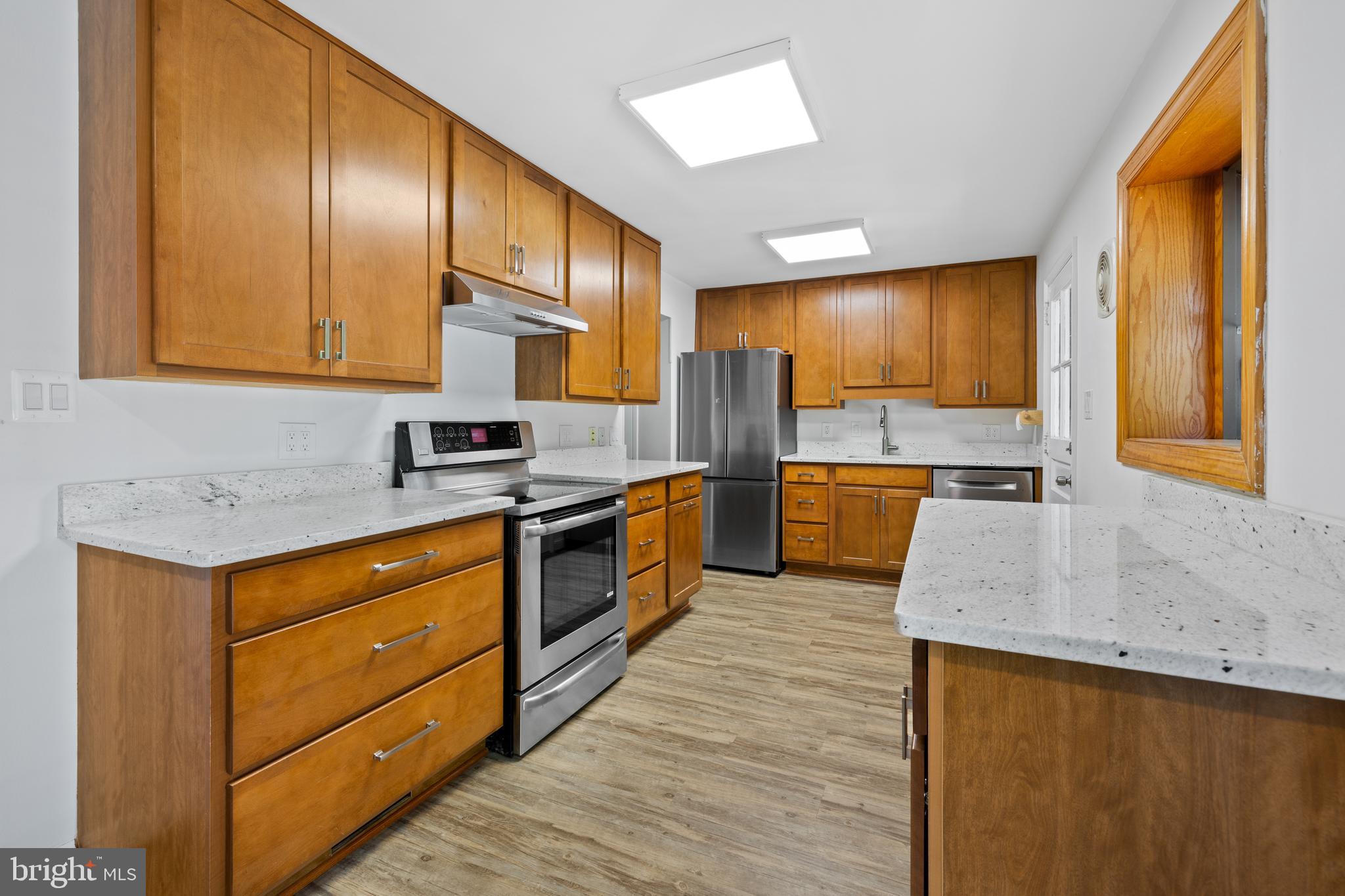 BROYHILL CREST - Residential