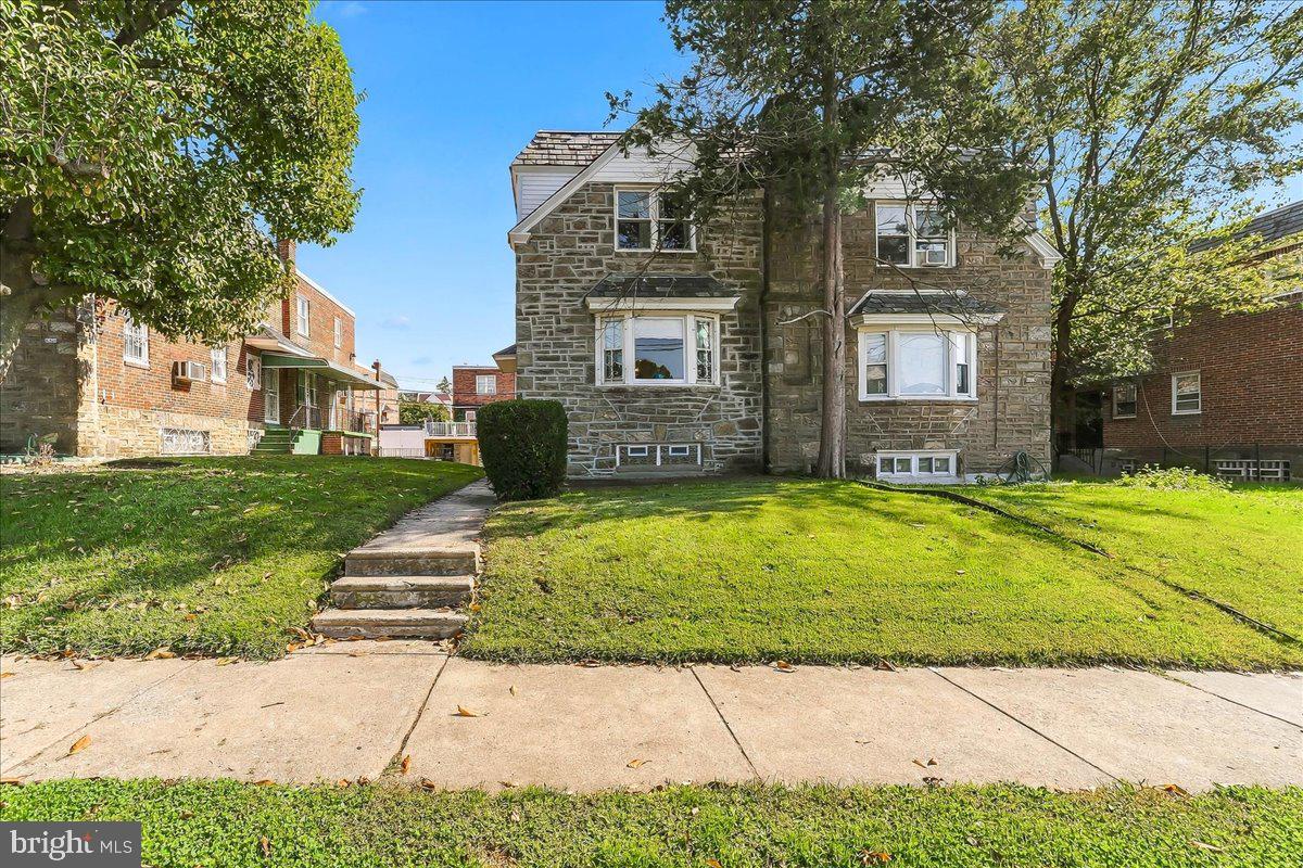 718 E UPSAL STREET