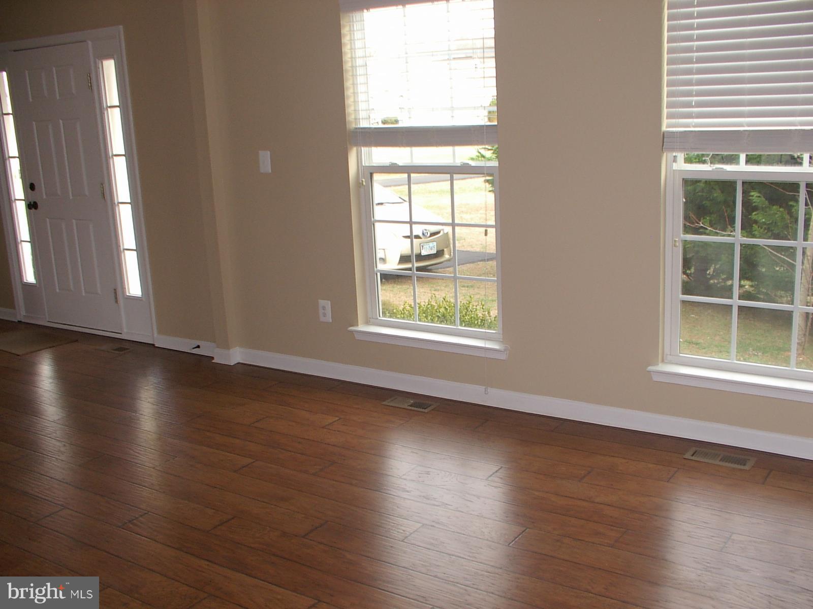 APPLE KNOLLS ESTATES - Residential