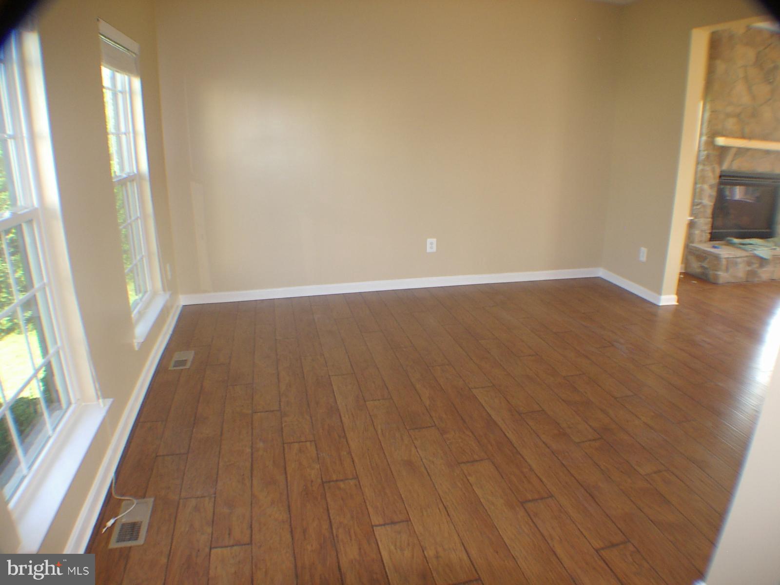 APPLE KNOLLS ESTATES - Residential