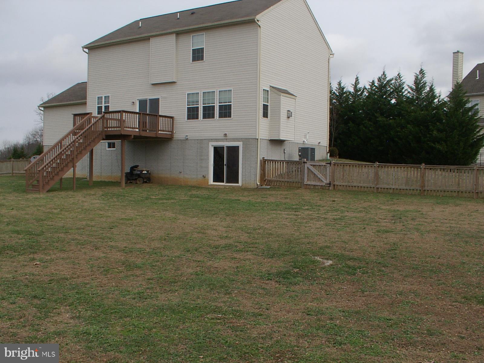 APPLE KNOLLS ESTATES - Residential