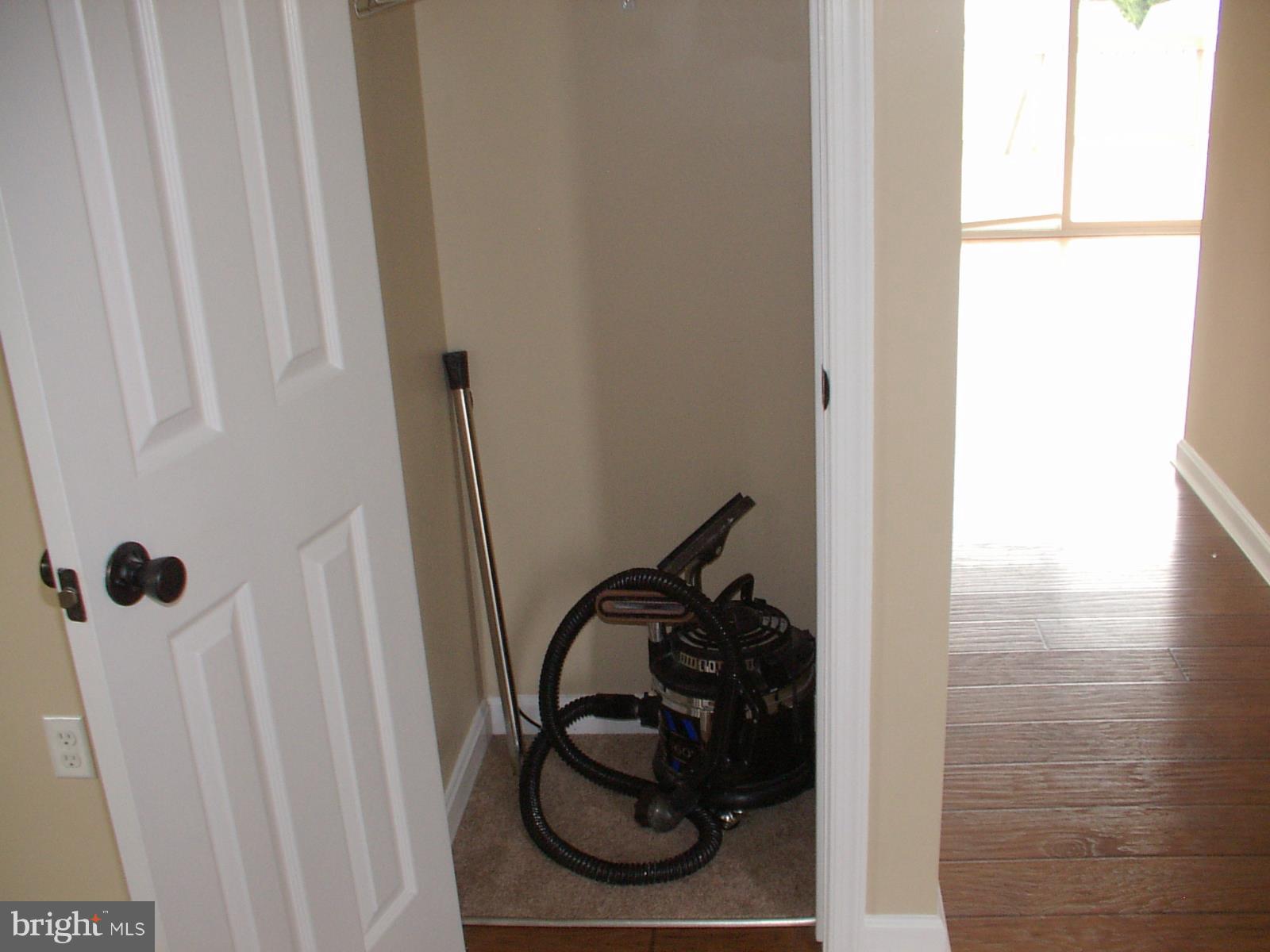 APPLE KNOLLS ESTATES - Residential