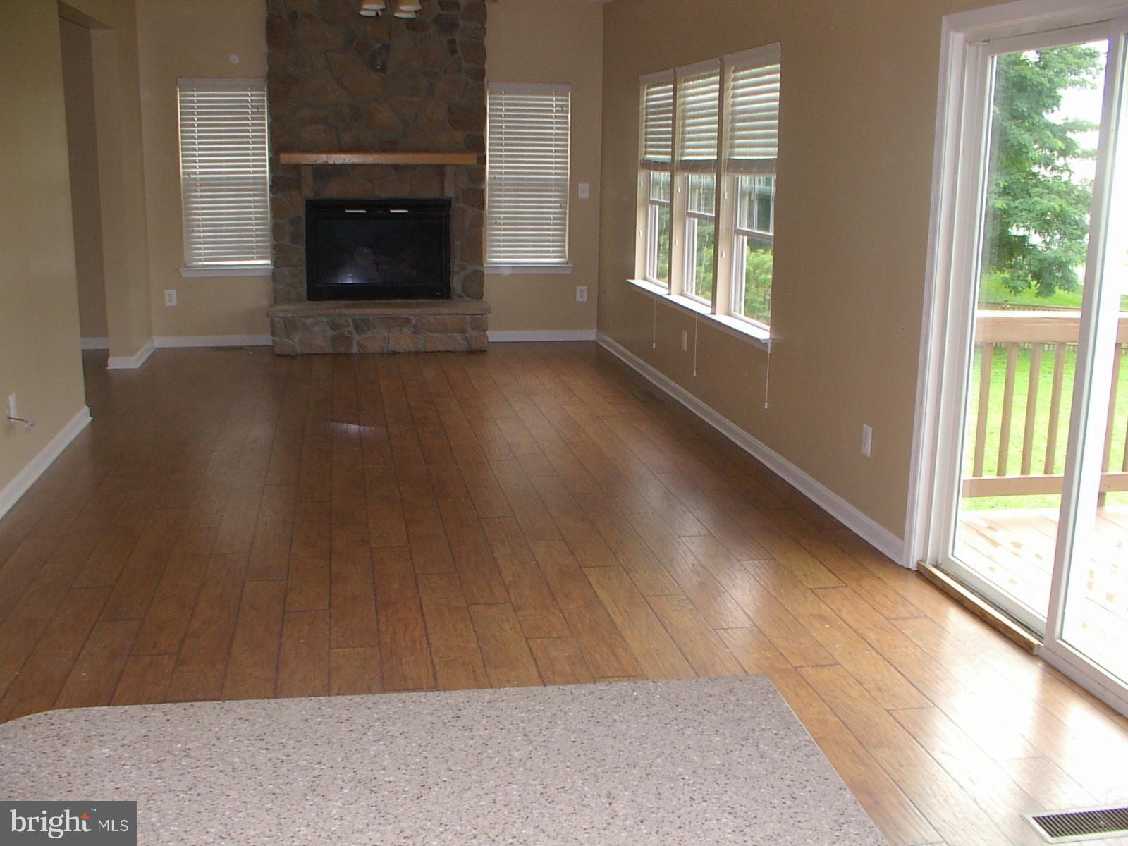 APPLE KNOLLS ESTATES - Residential