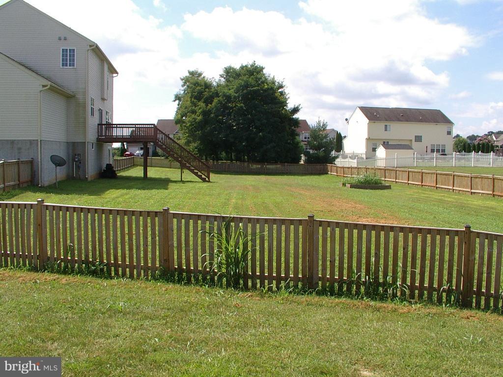 APPLE KNOLLS ESTATES - Residential